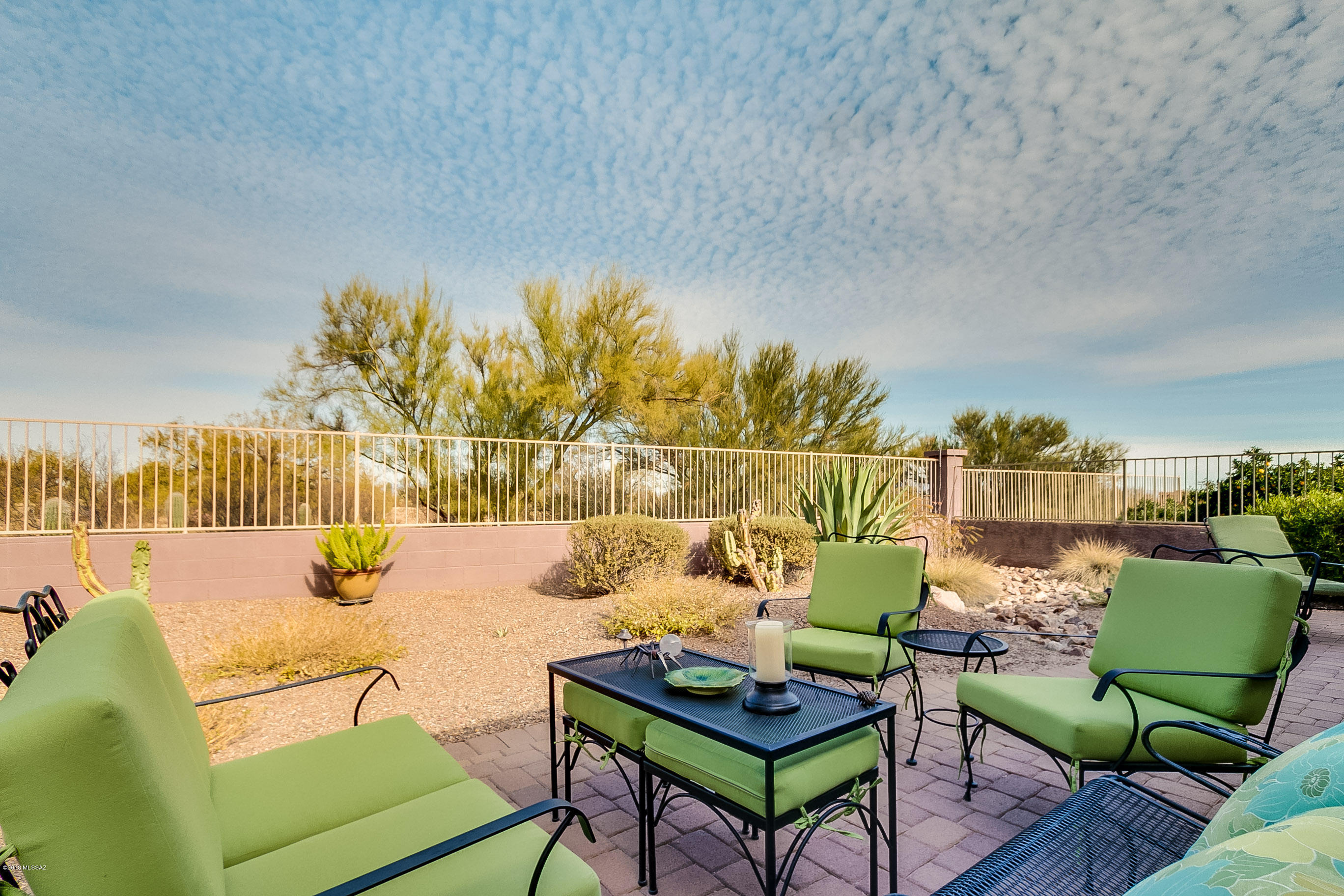 1334 W Via Cerro Colorado
