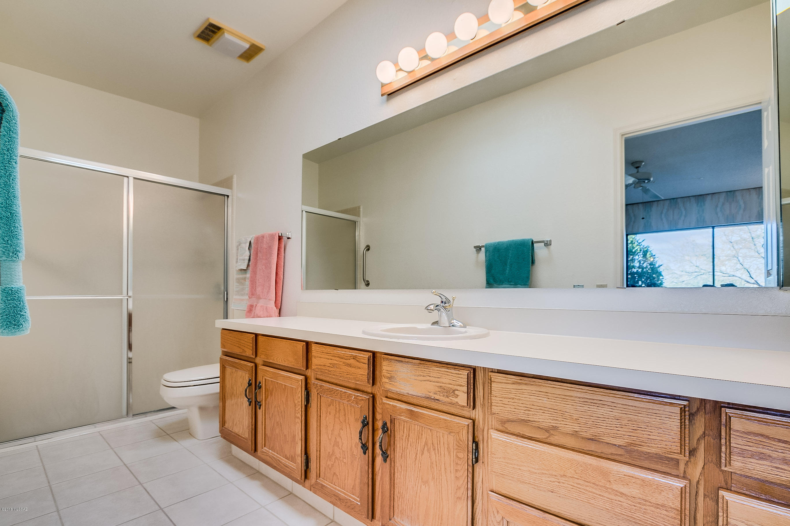 1506 W Via De La Gloria