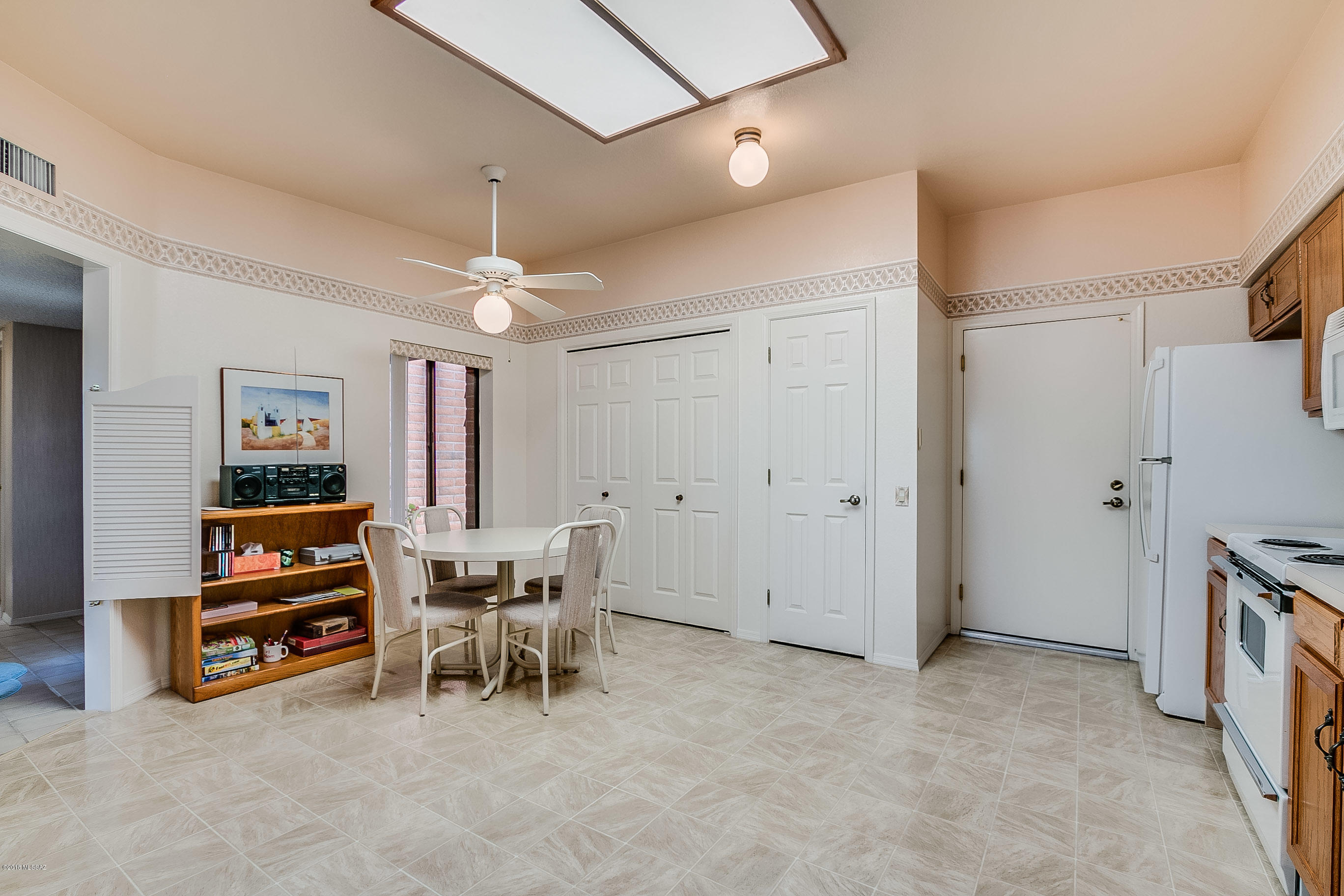 1506 W Via De La Gloria