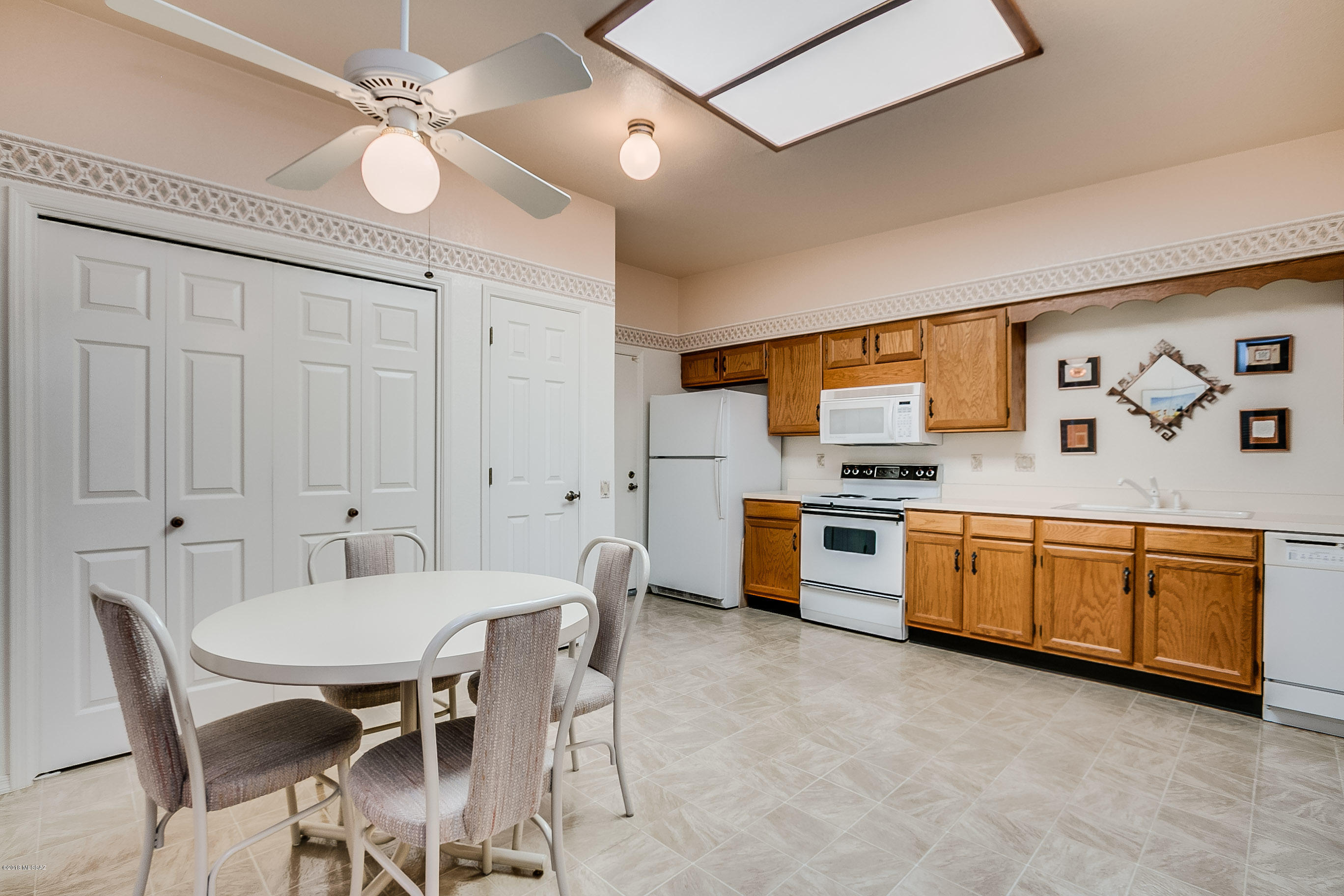 1506 W Via De La Gloria