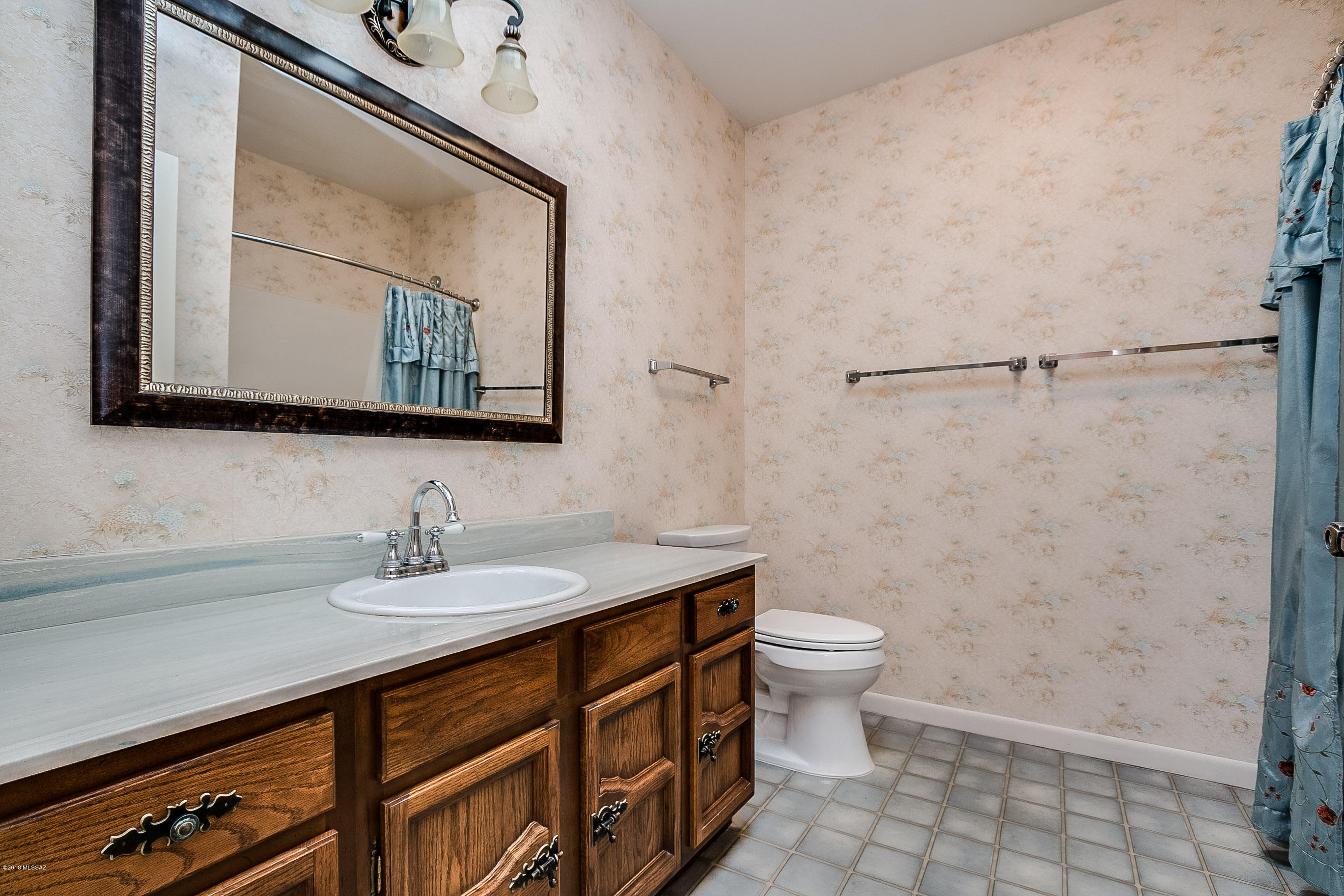 1070 S Horizonte Place