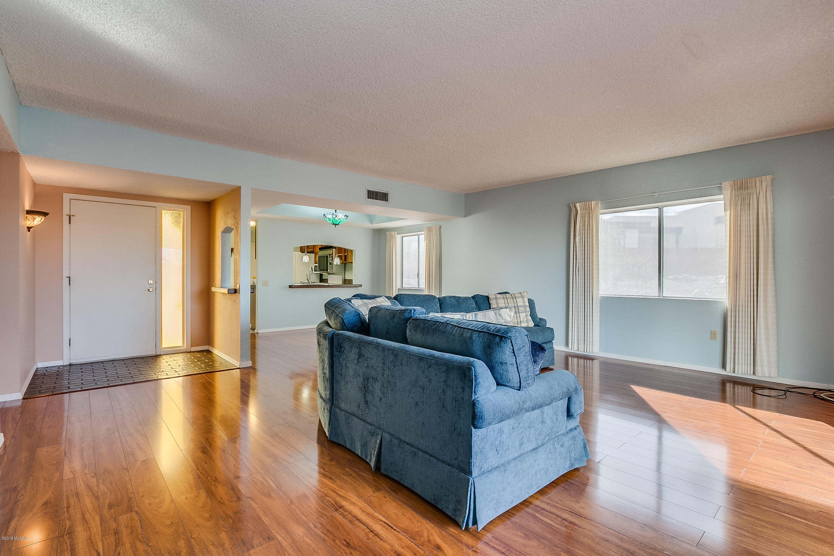 1070 S Horizonte Place