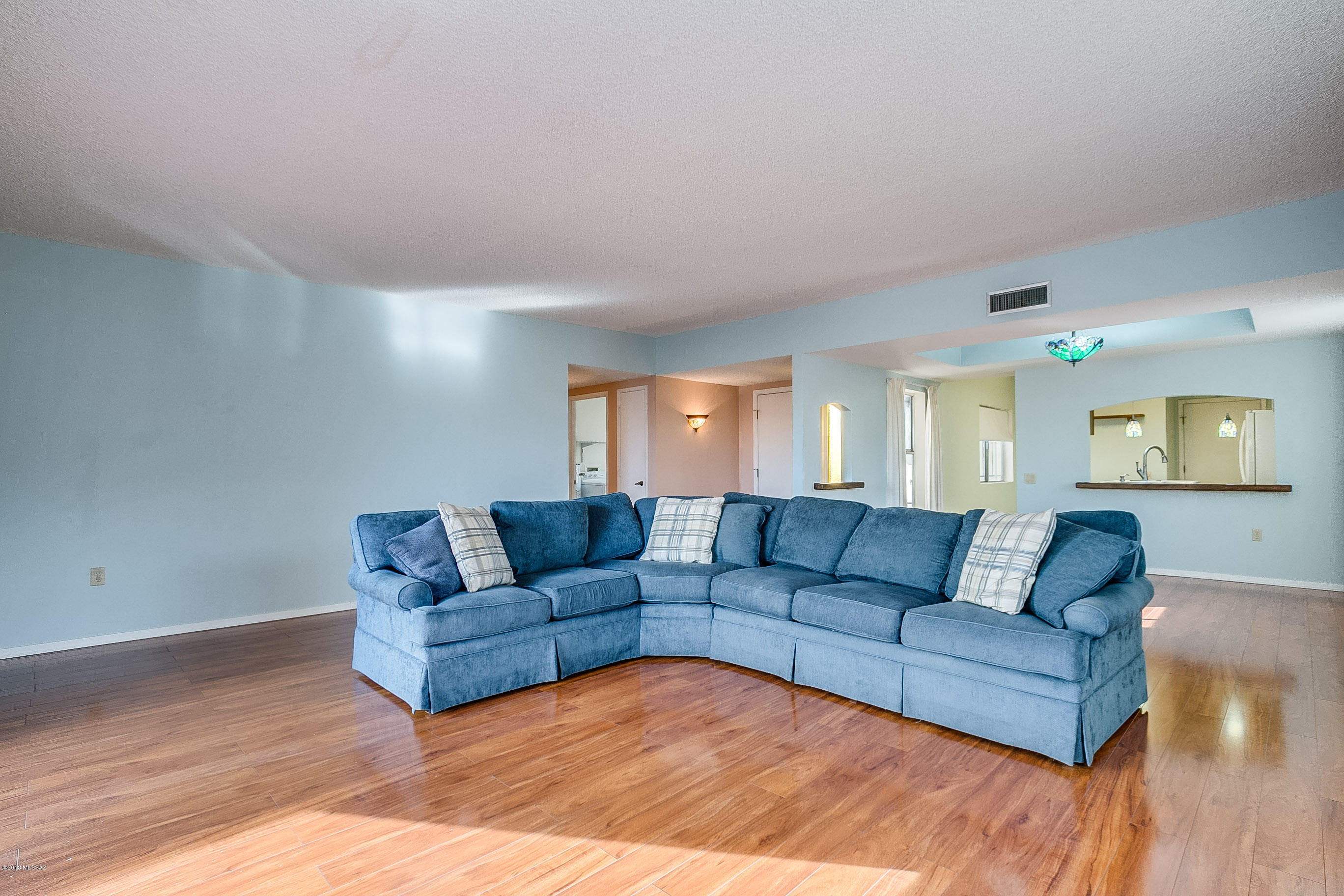 1070 S Horizonte Place