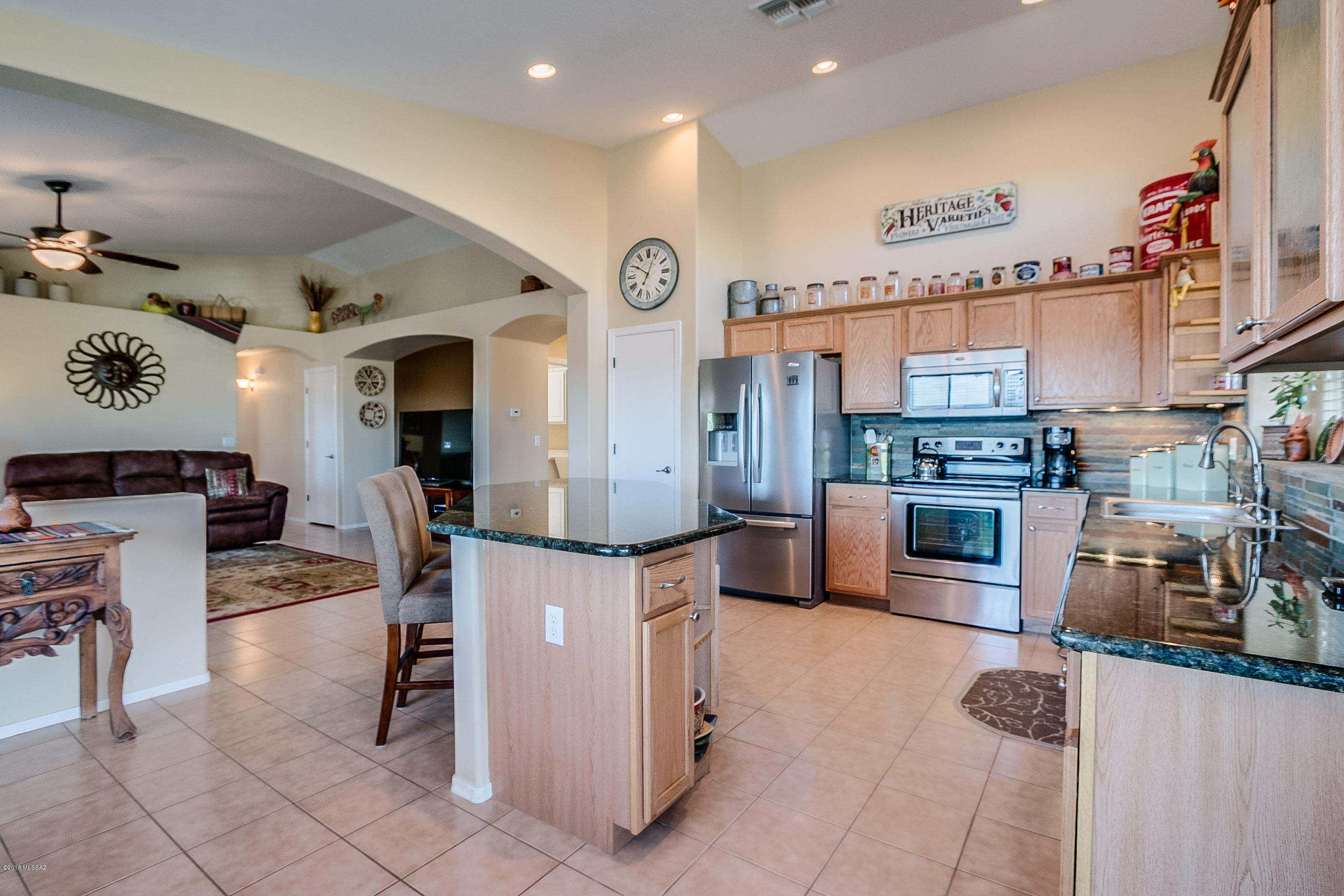 1082 W Placita Vargas