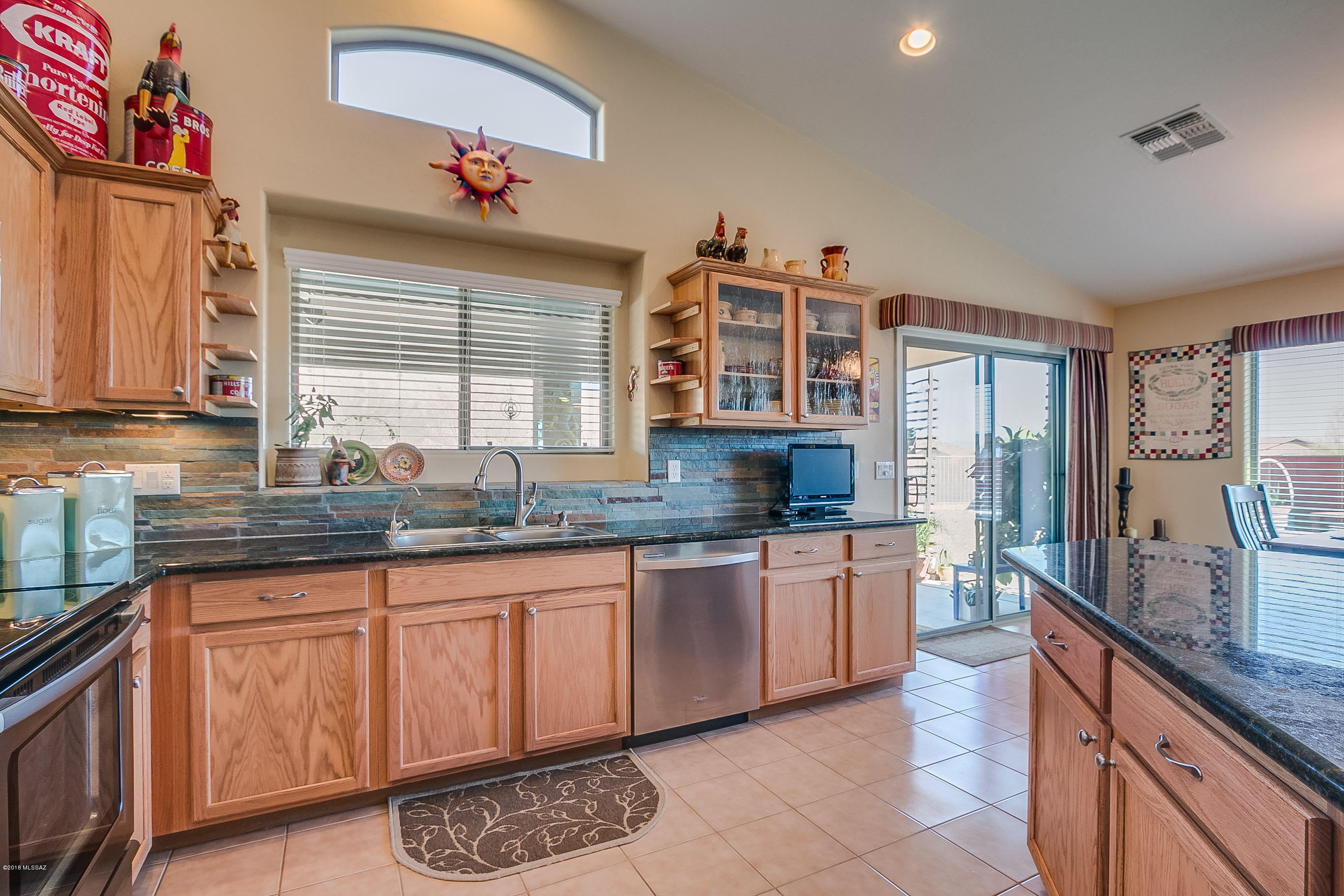 1082 W Placita Vargas