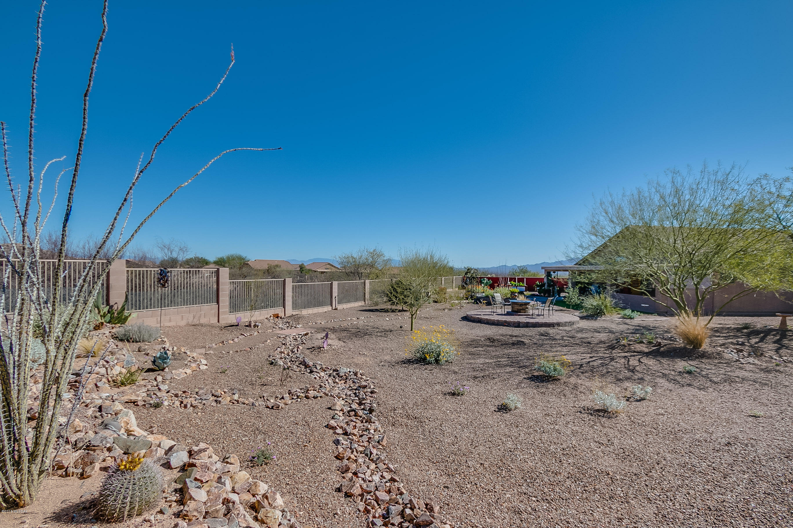 1082 W Placita Vargas