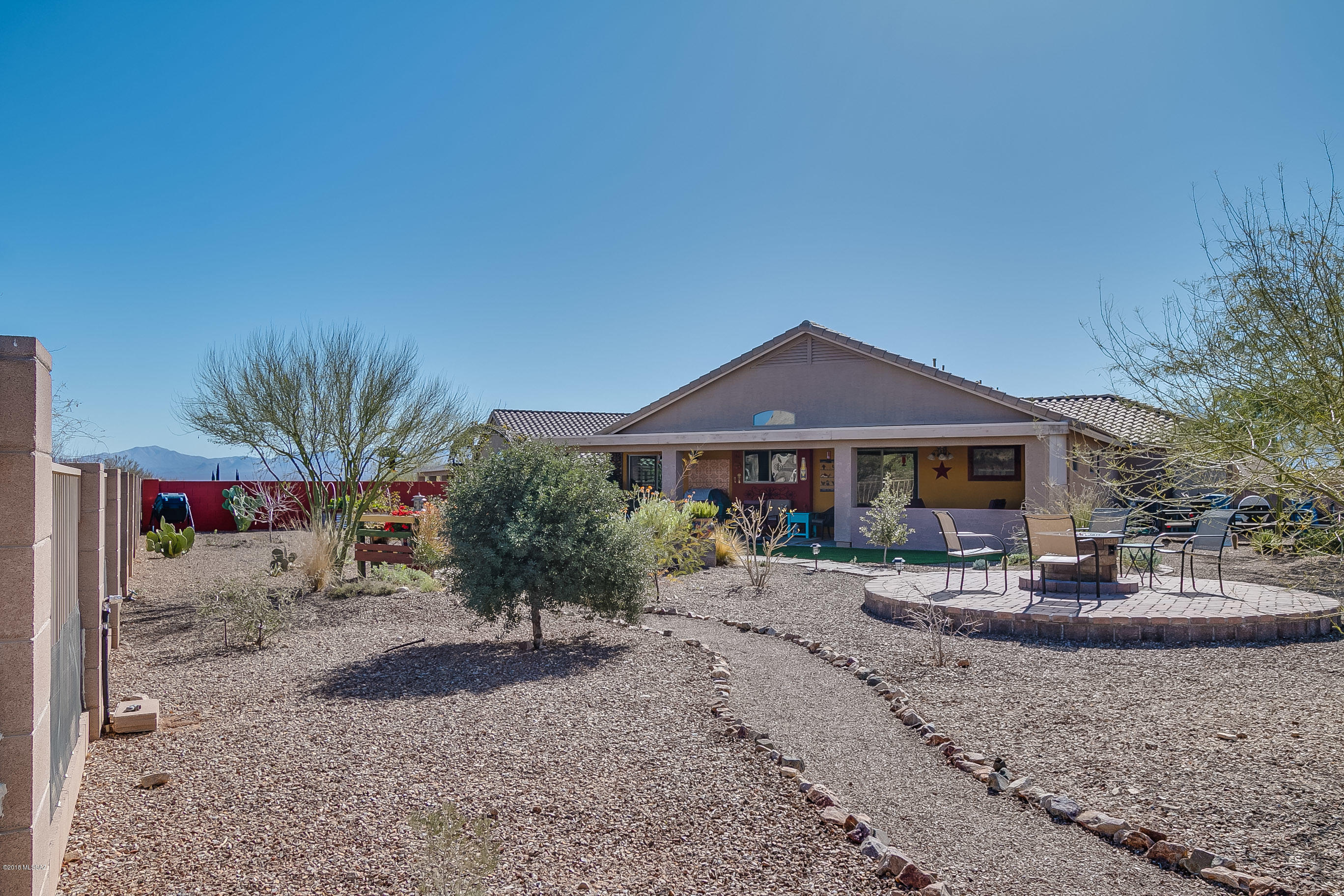 1082 W Placita Vargas