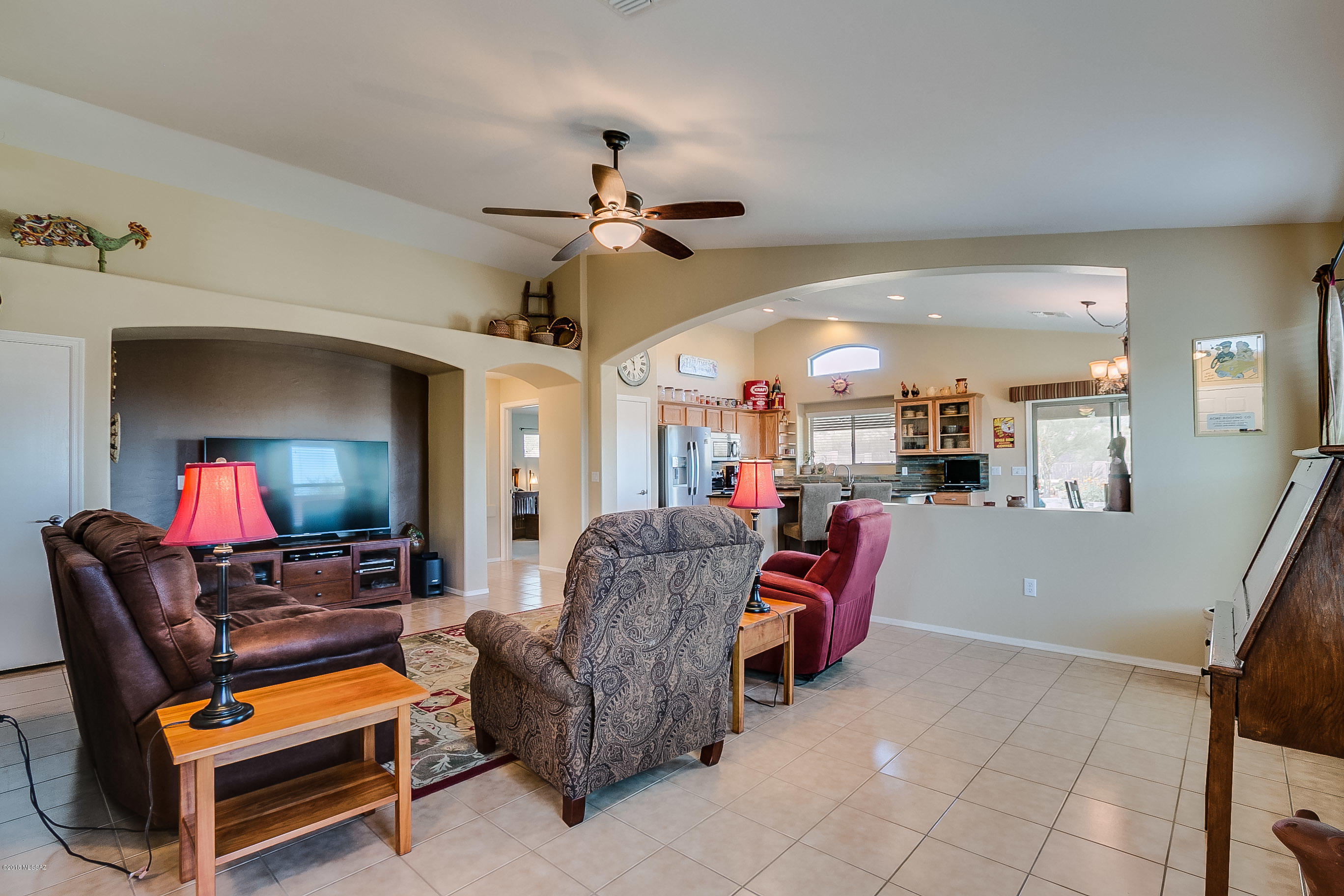 1082 W Placita Vargas