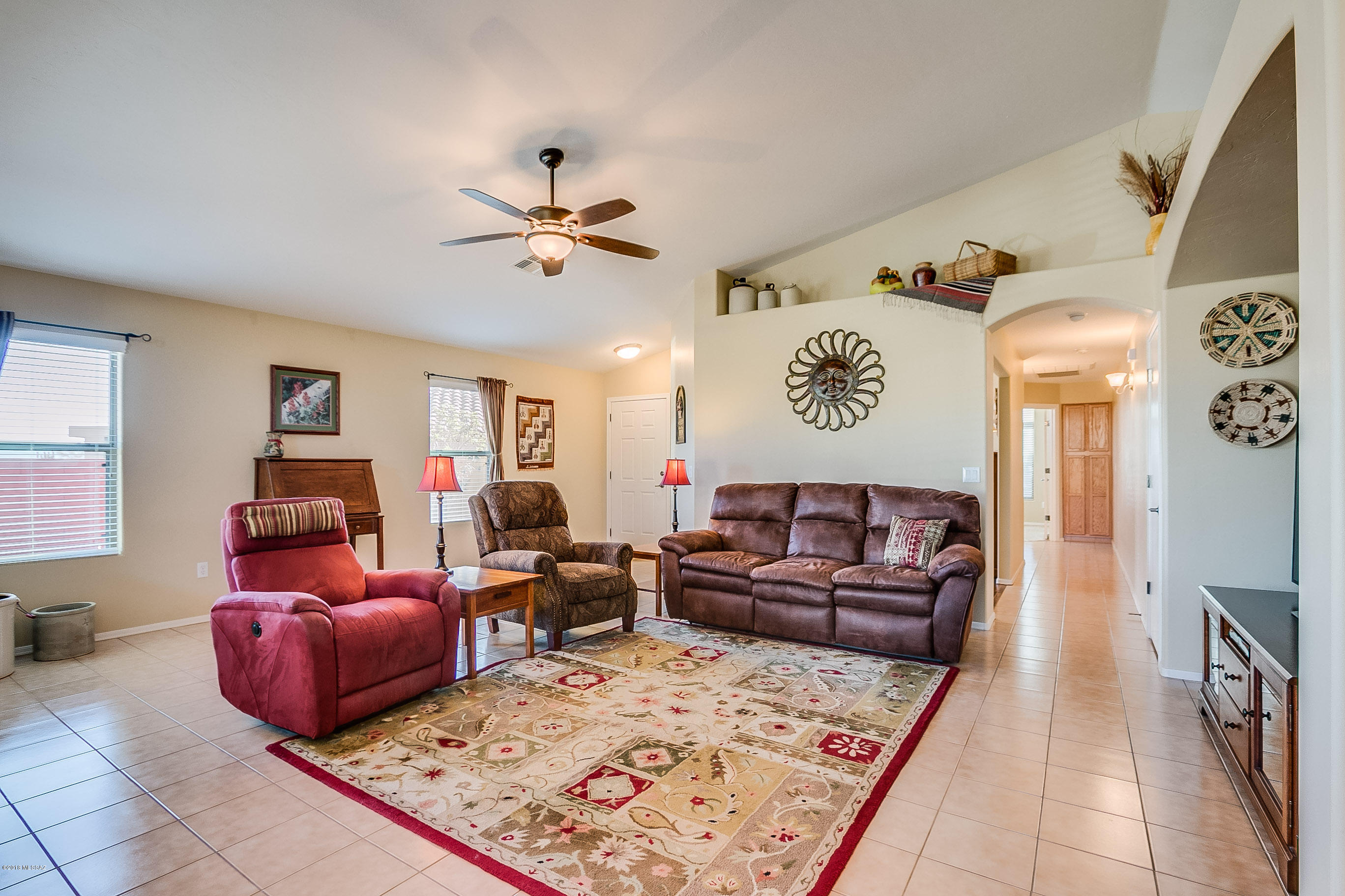 1082 W Placita Vargas