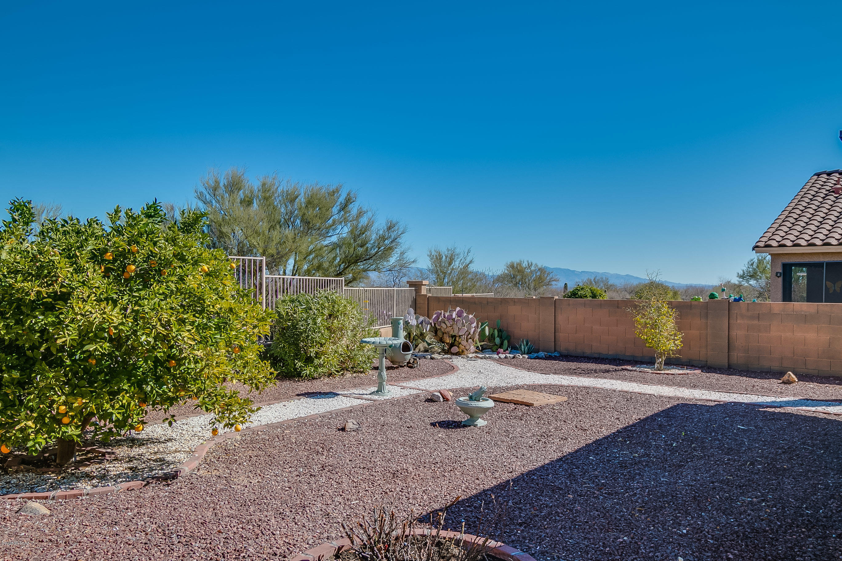 1328 W Via Cerro Colorado