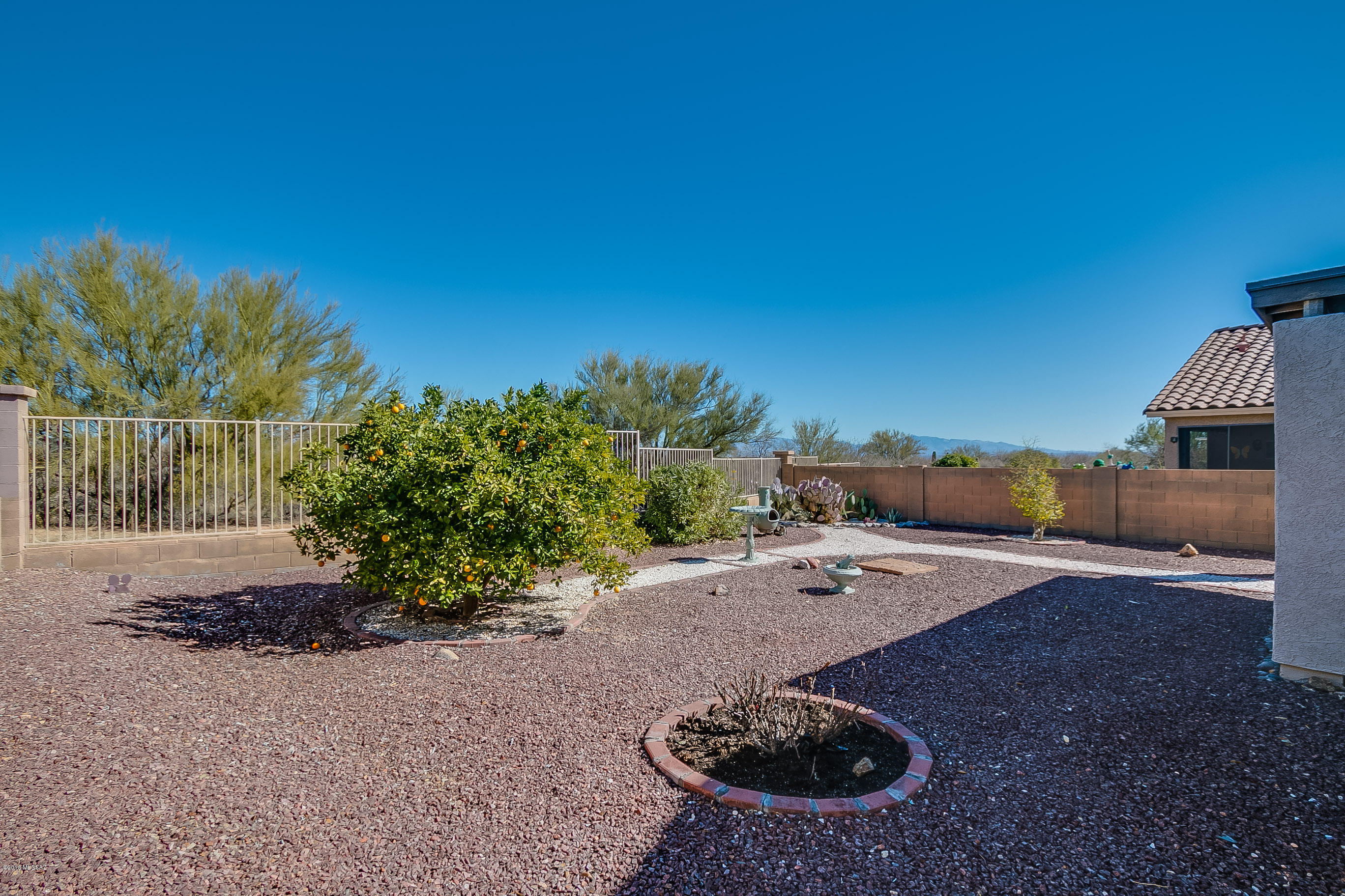 1328 W Via Cerro Colorado