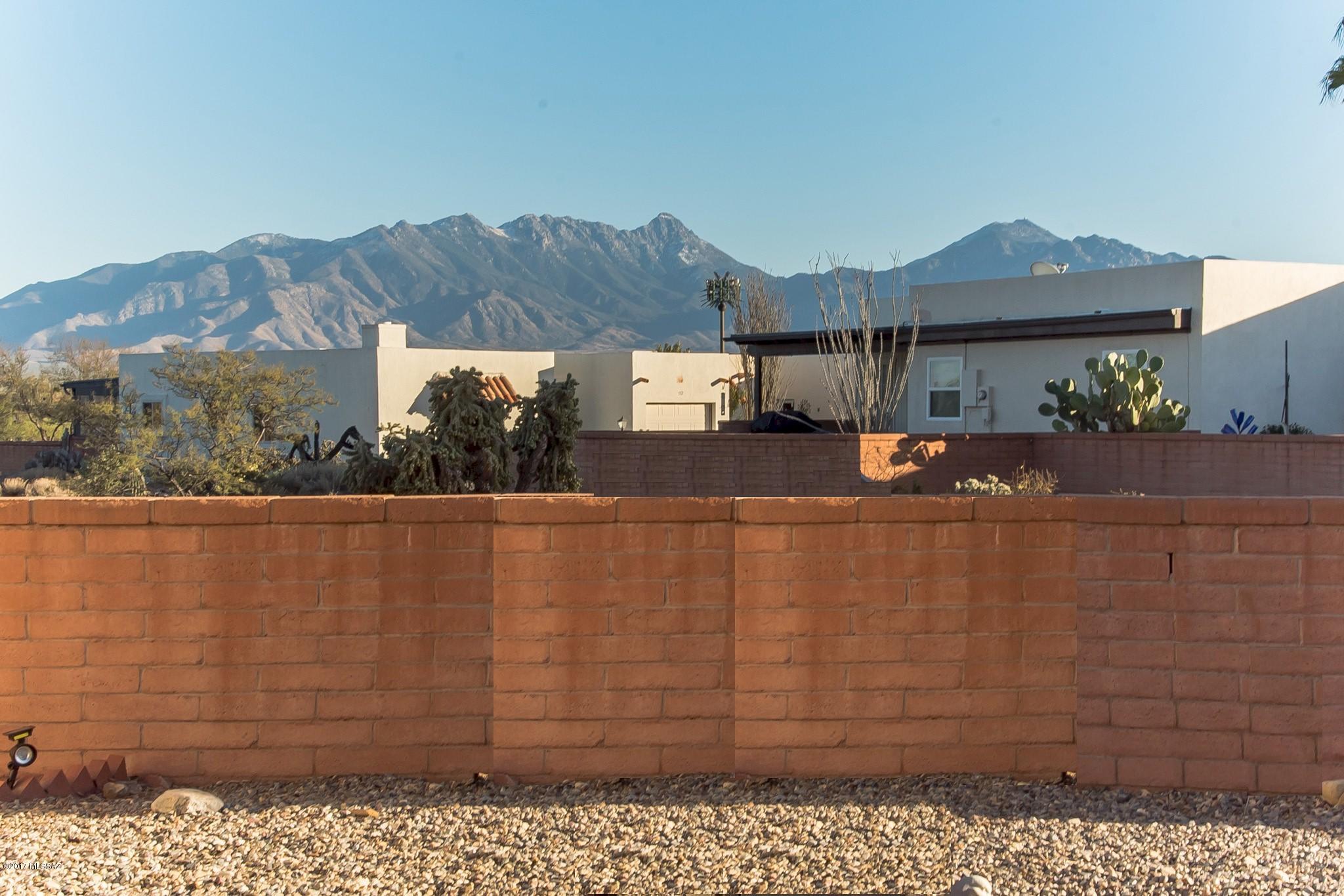 533 W Paseo Del Prado