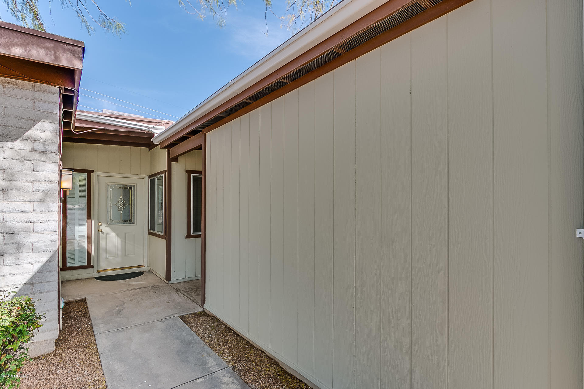 1300 N Rio Santa Cruz