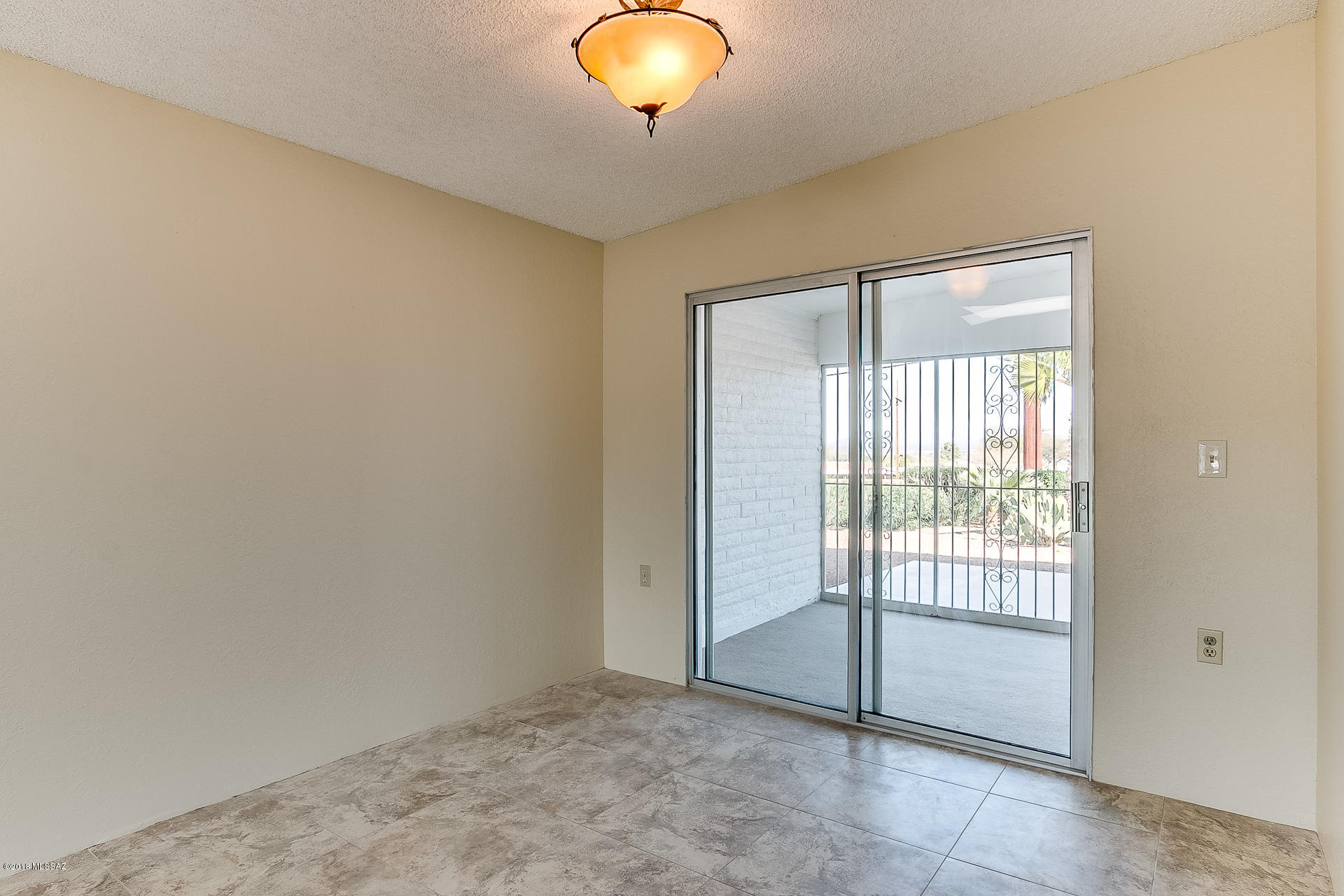 1300 N Rio Santa Cruz