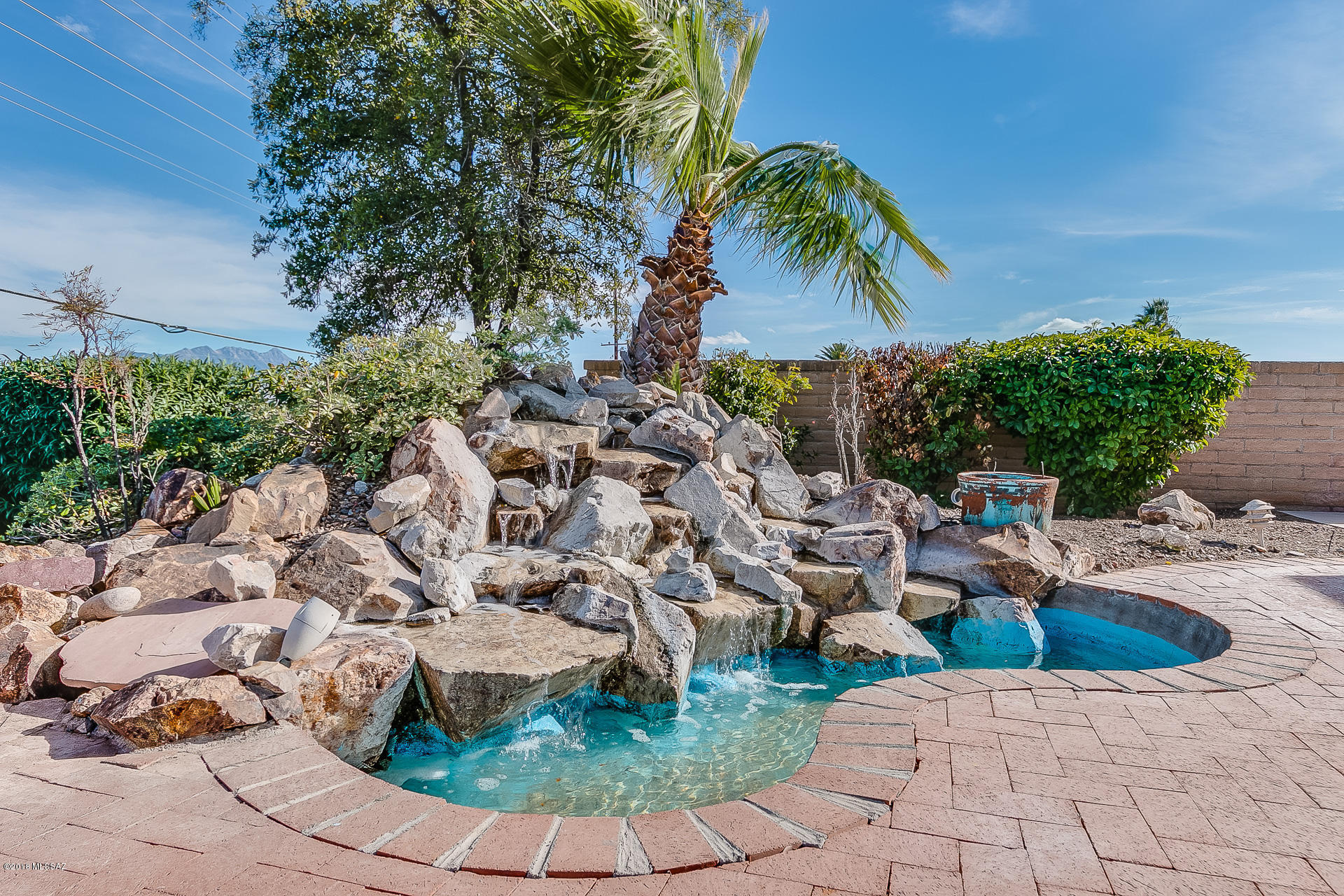 1300 N Rio Santa Cruz