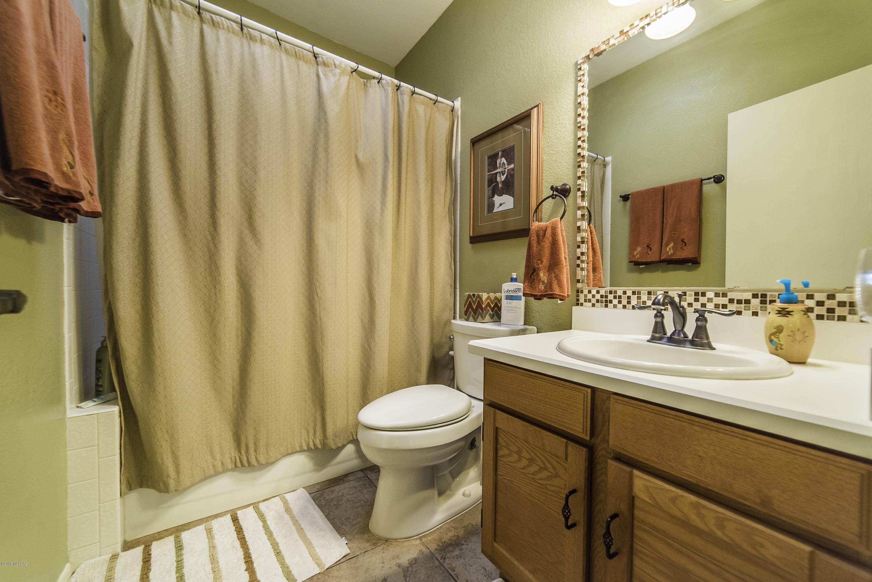 945 W Calle Del Vencejo