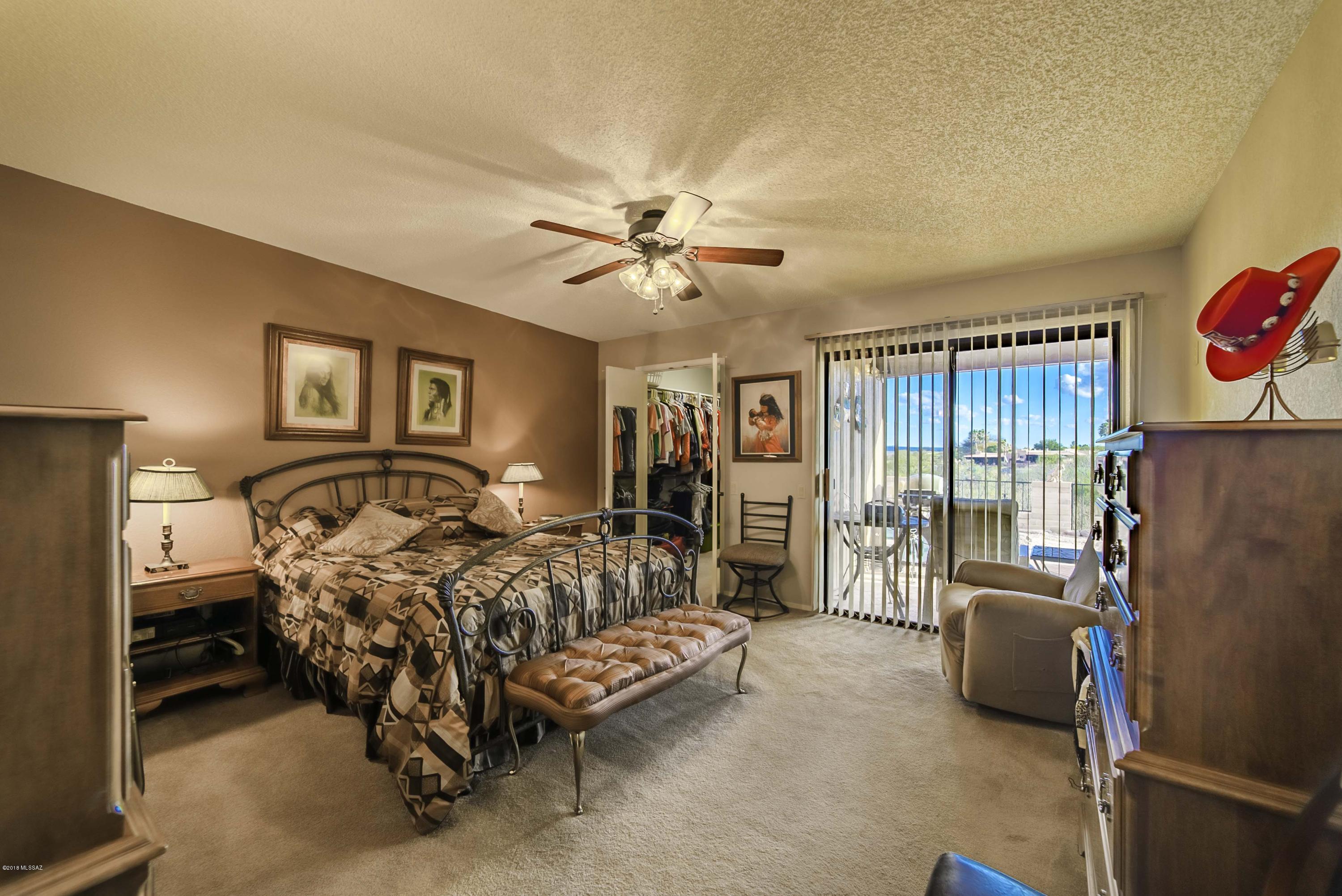 945 W Calle Del Vencejo