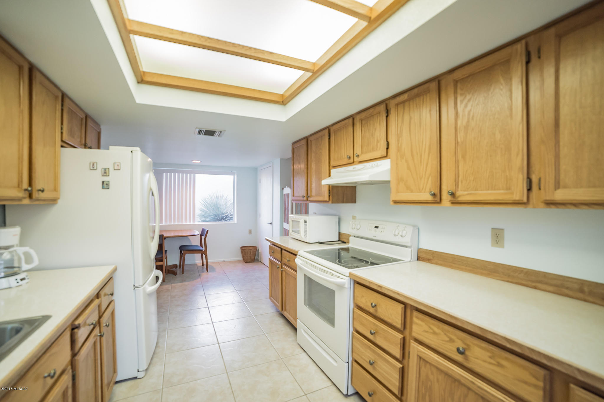 985 W Calle De Emilia