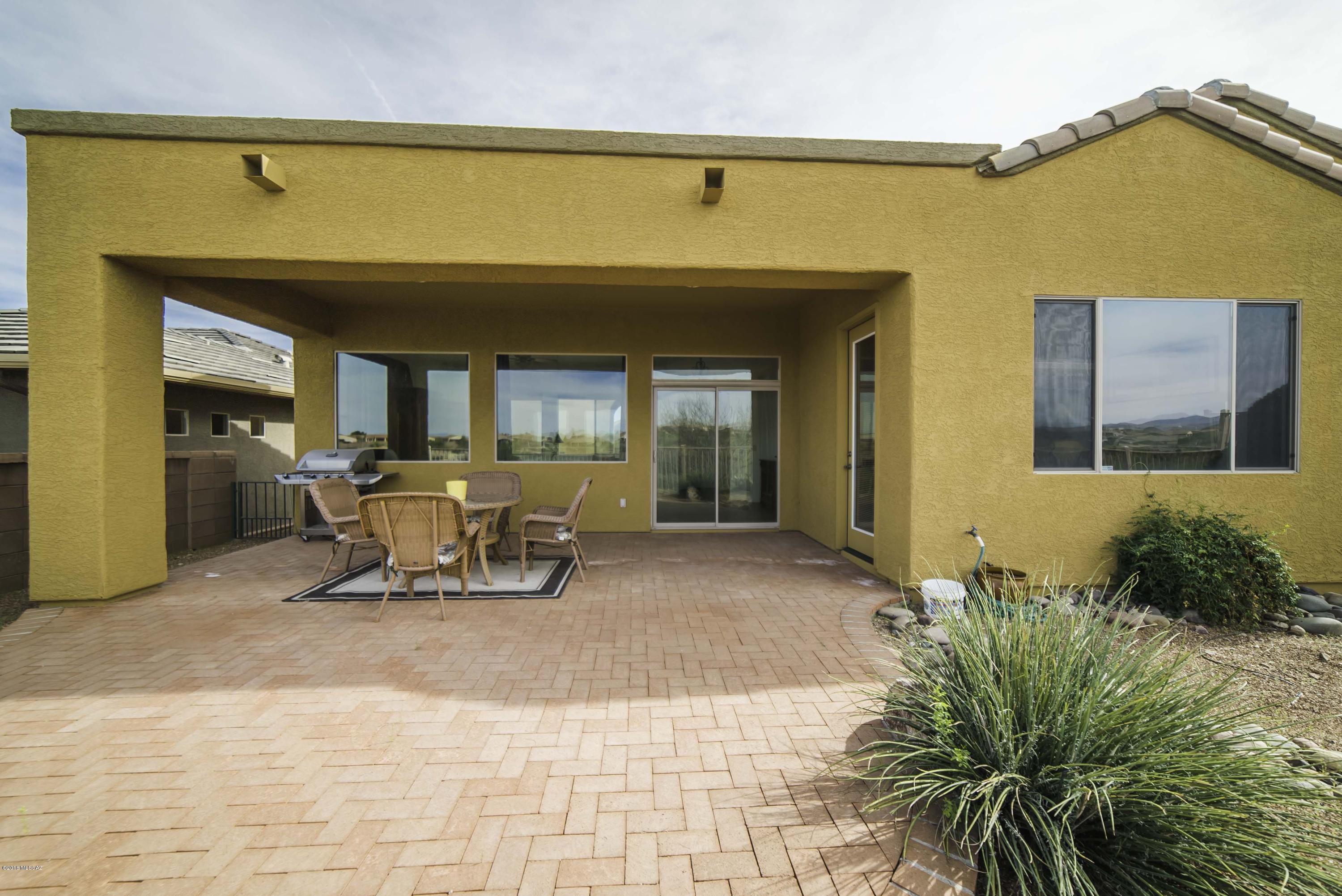 1866 W Acacia Bluffs Drive