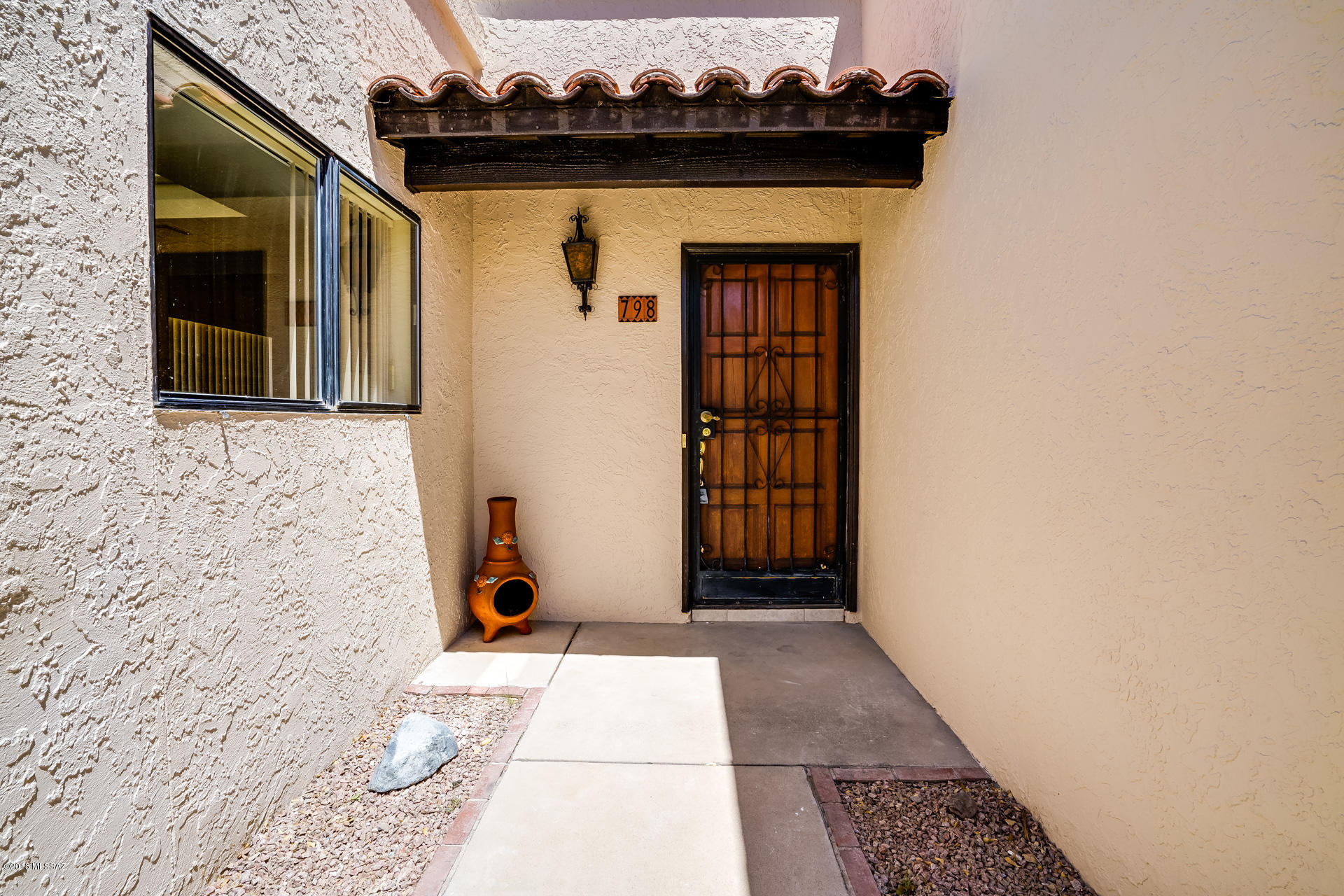 798 W Calle De Emilia