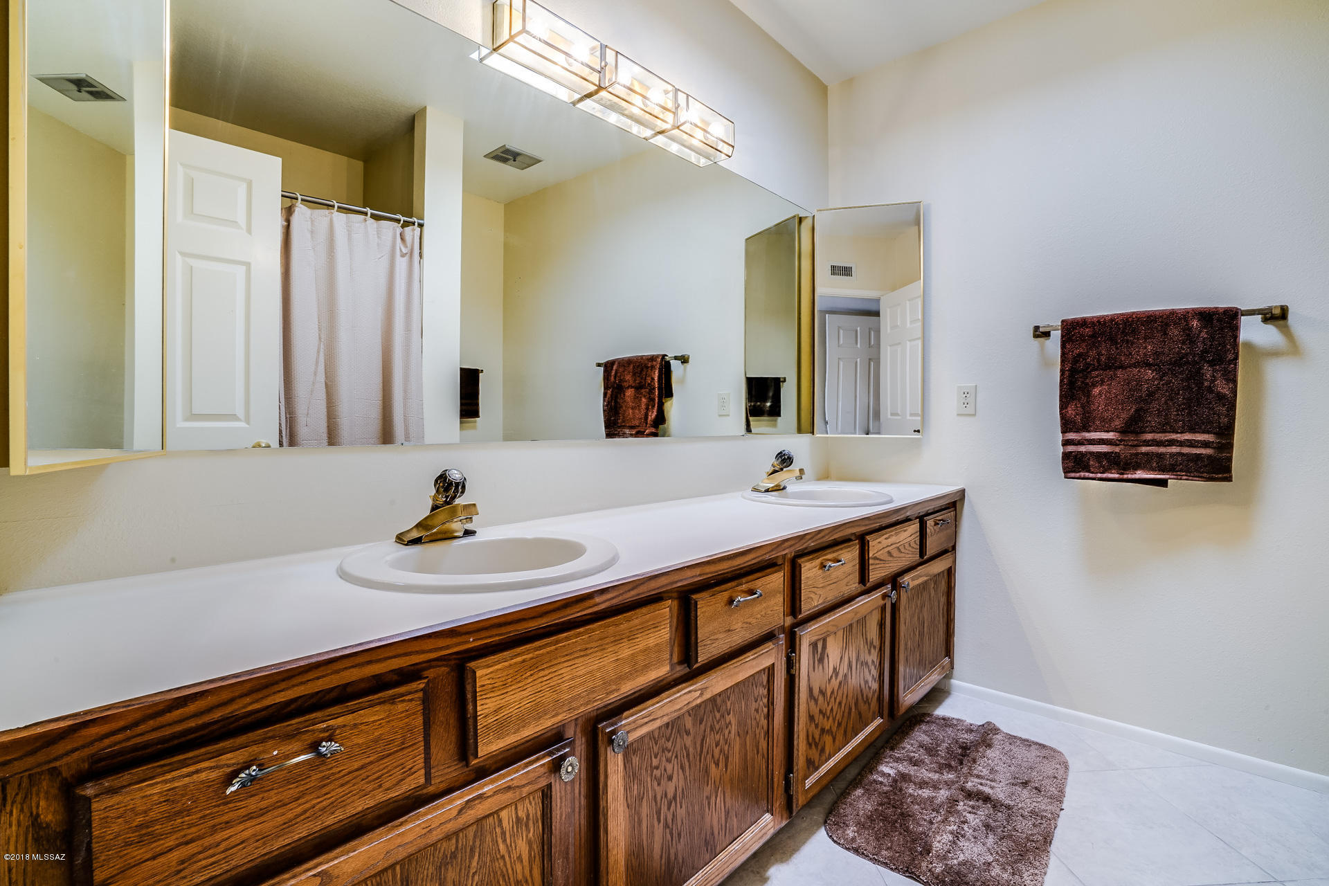 798 W Calle De Emilia