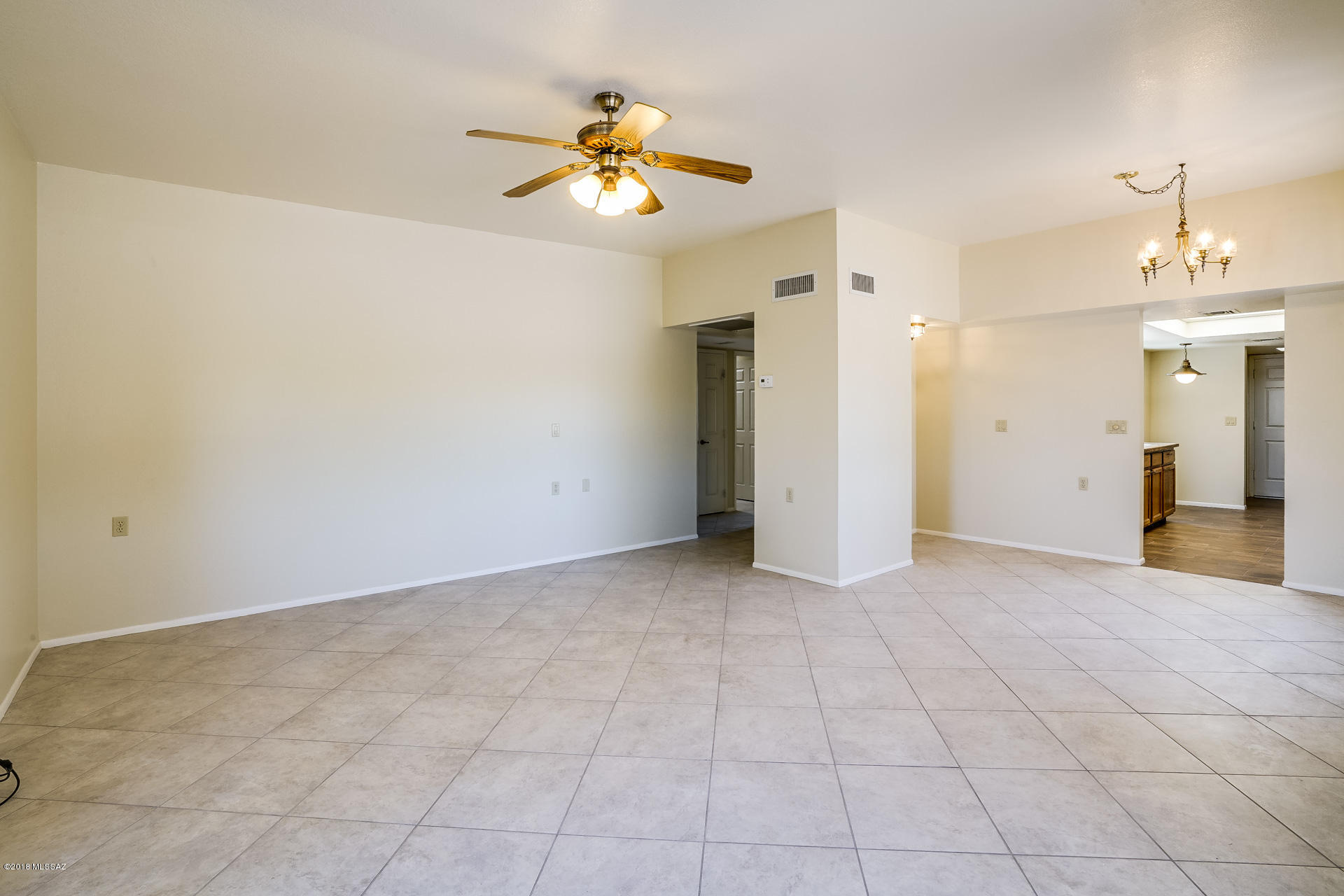 798 W Calle De Emilia