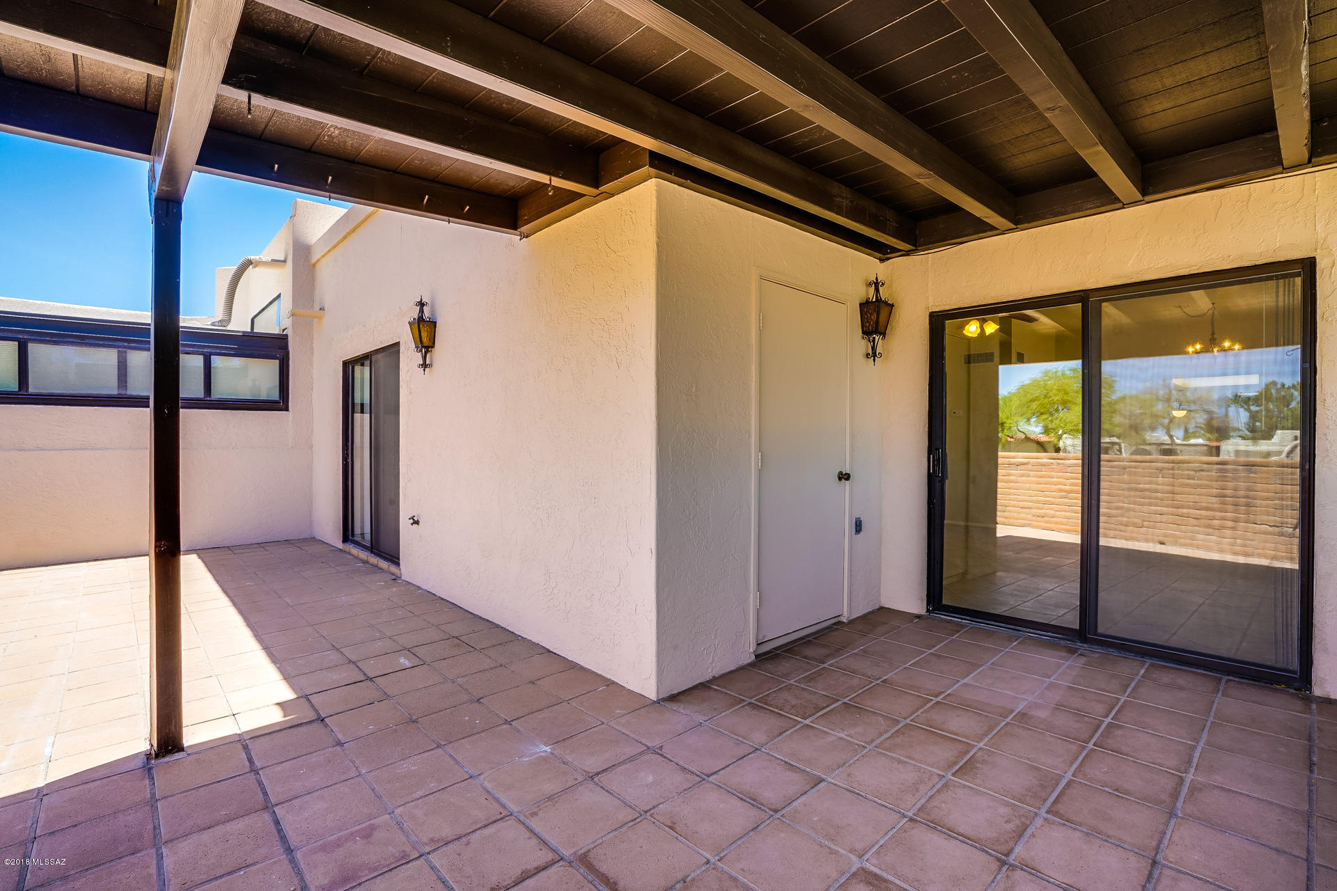 798 W Calle De Emilia