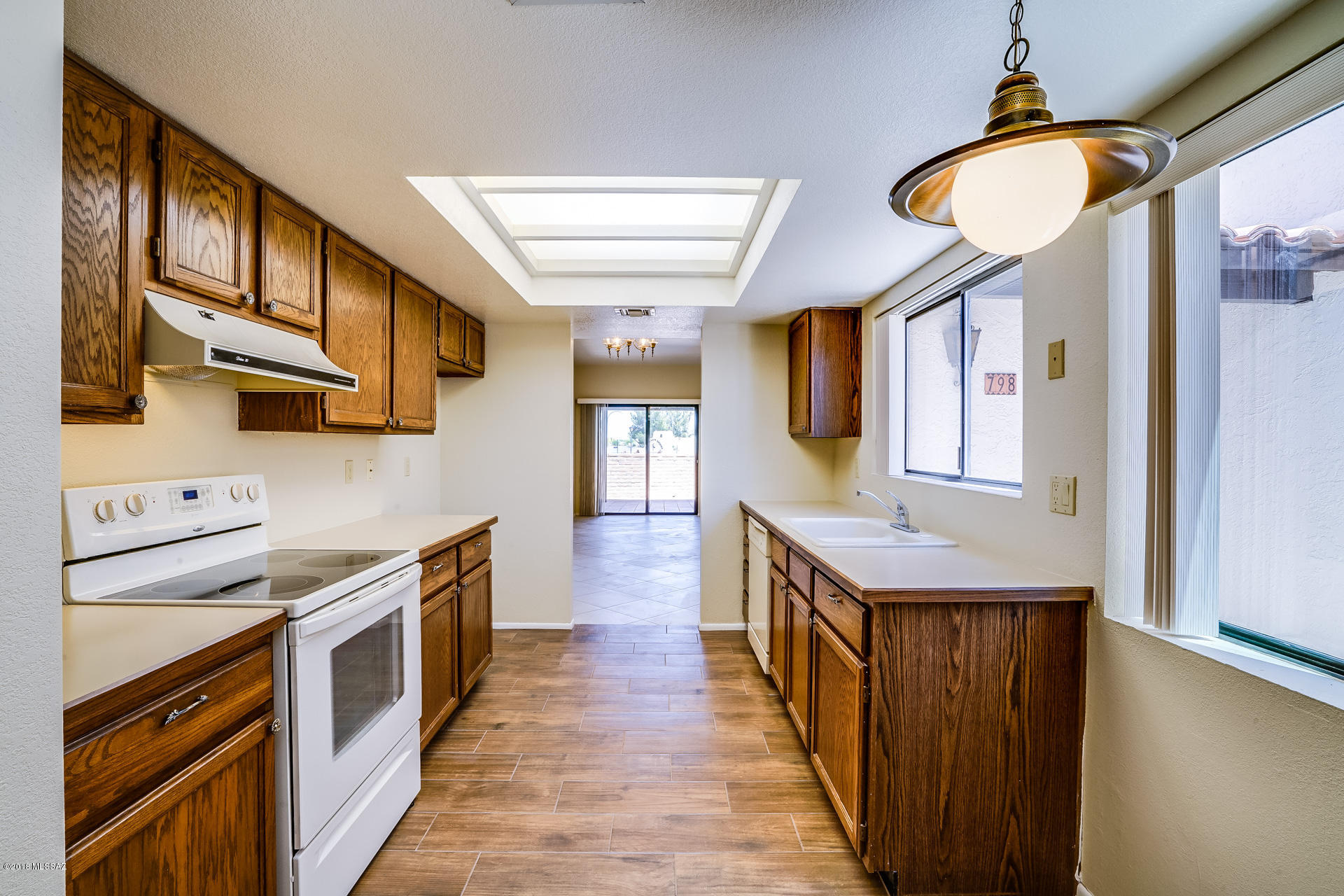 798 W Calle De Emilia