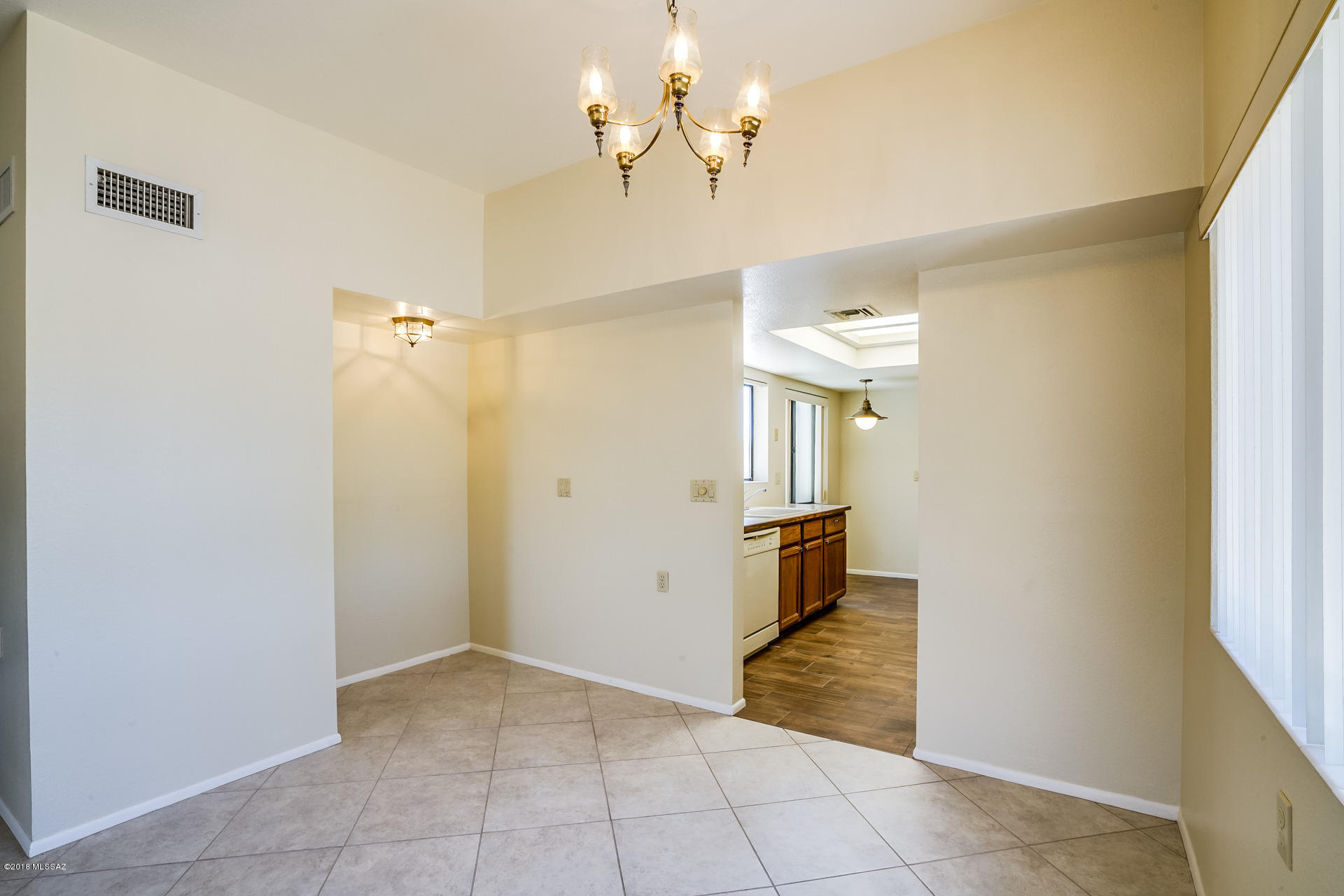 798 W Calle De Emilia