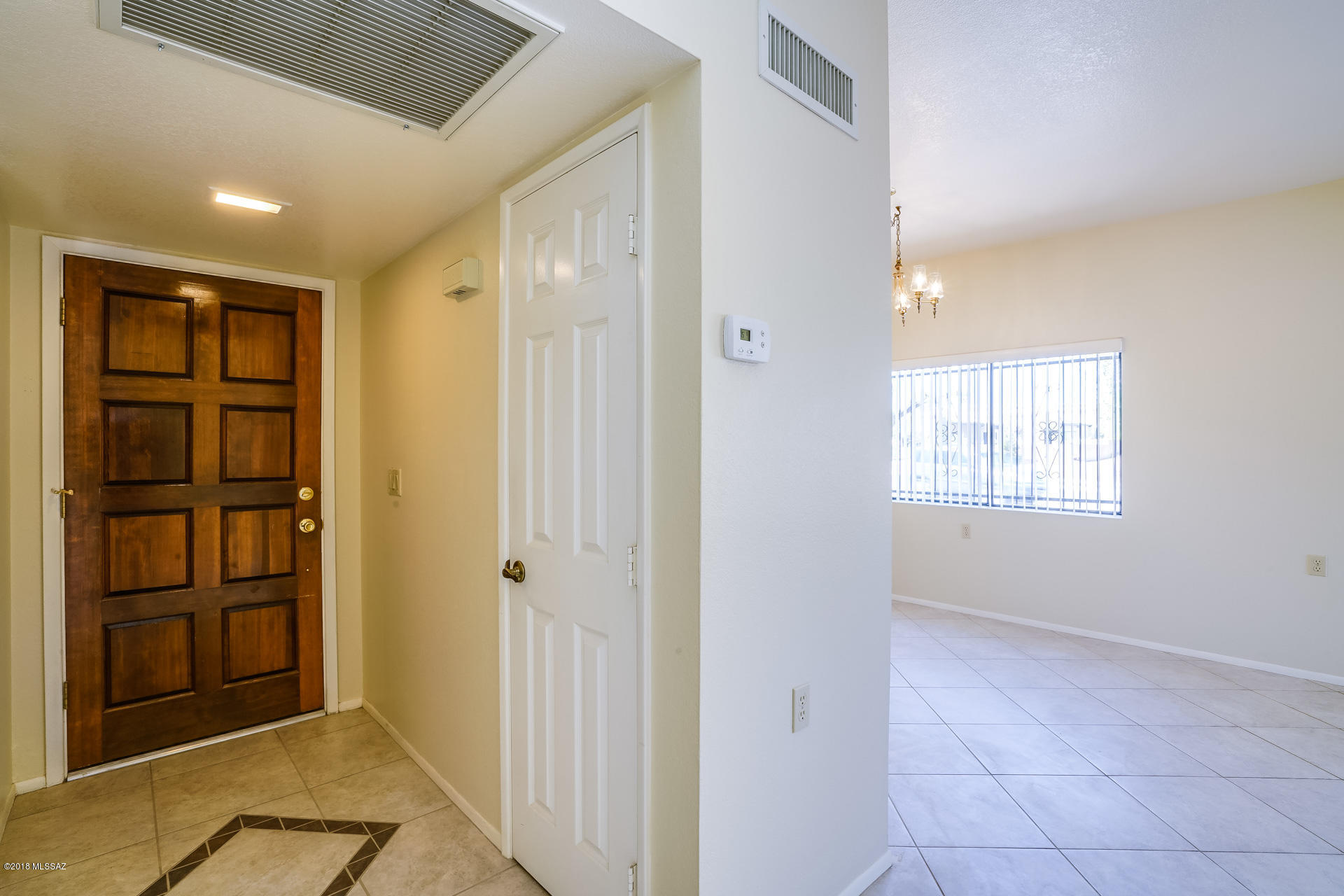 798 W Calle De Emilia