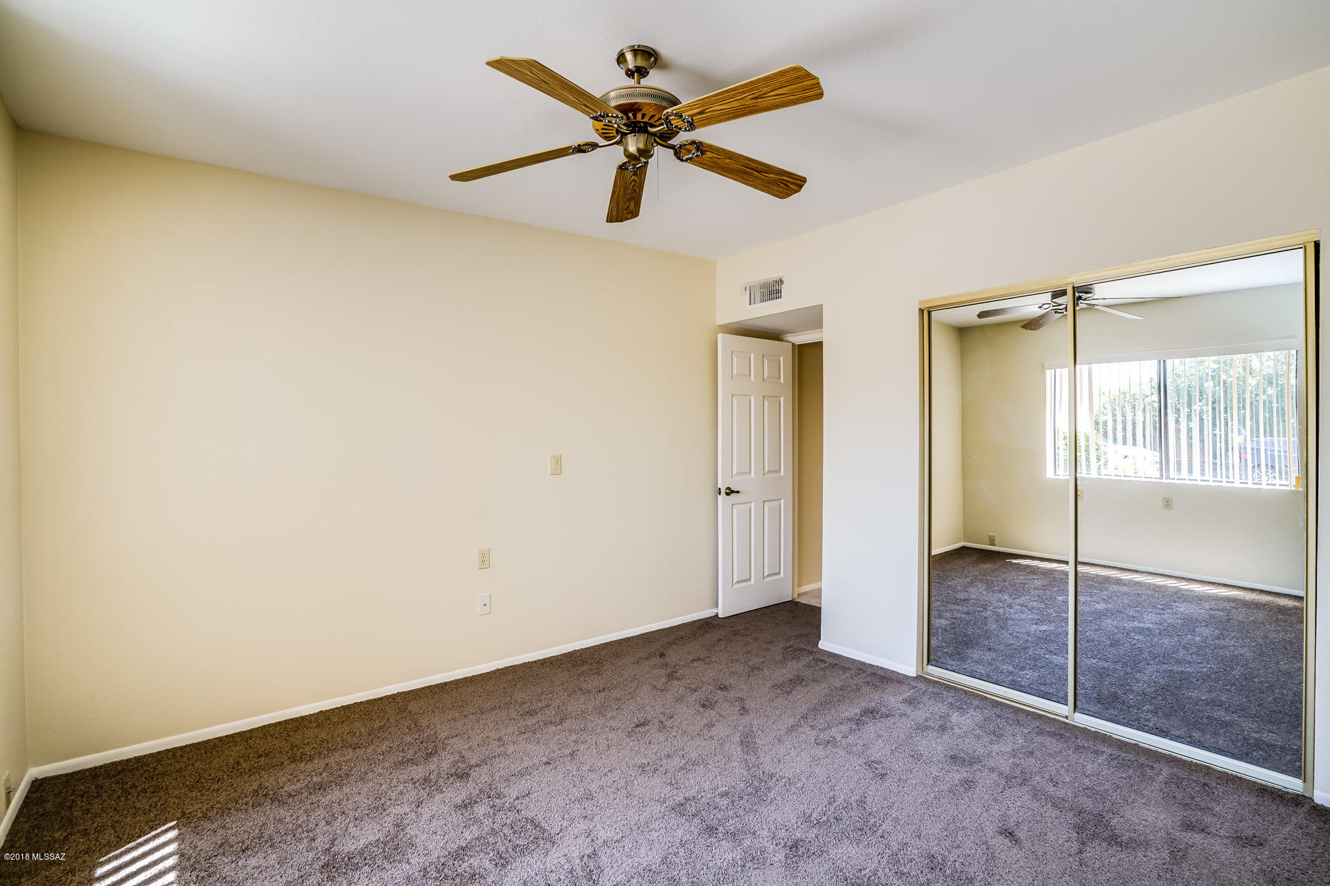 798 W Calle De Emilia