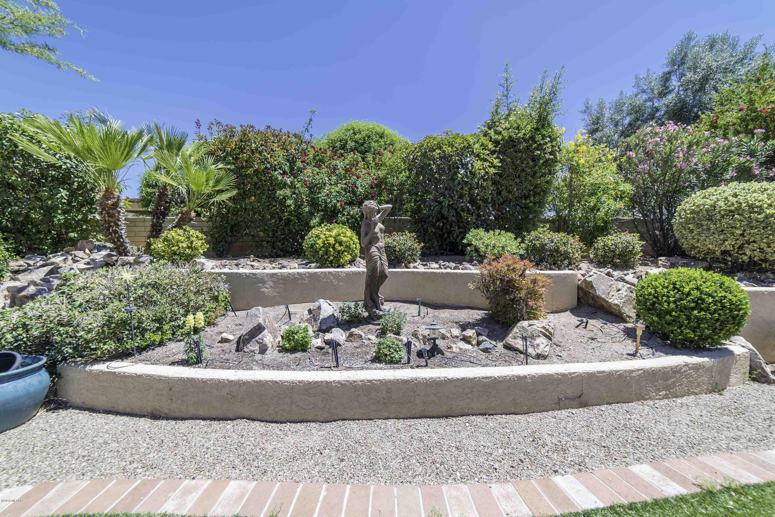 1018 N Cowboy Canyon Drive