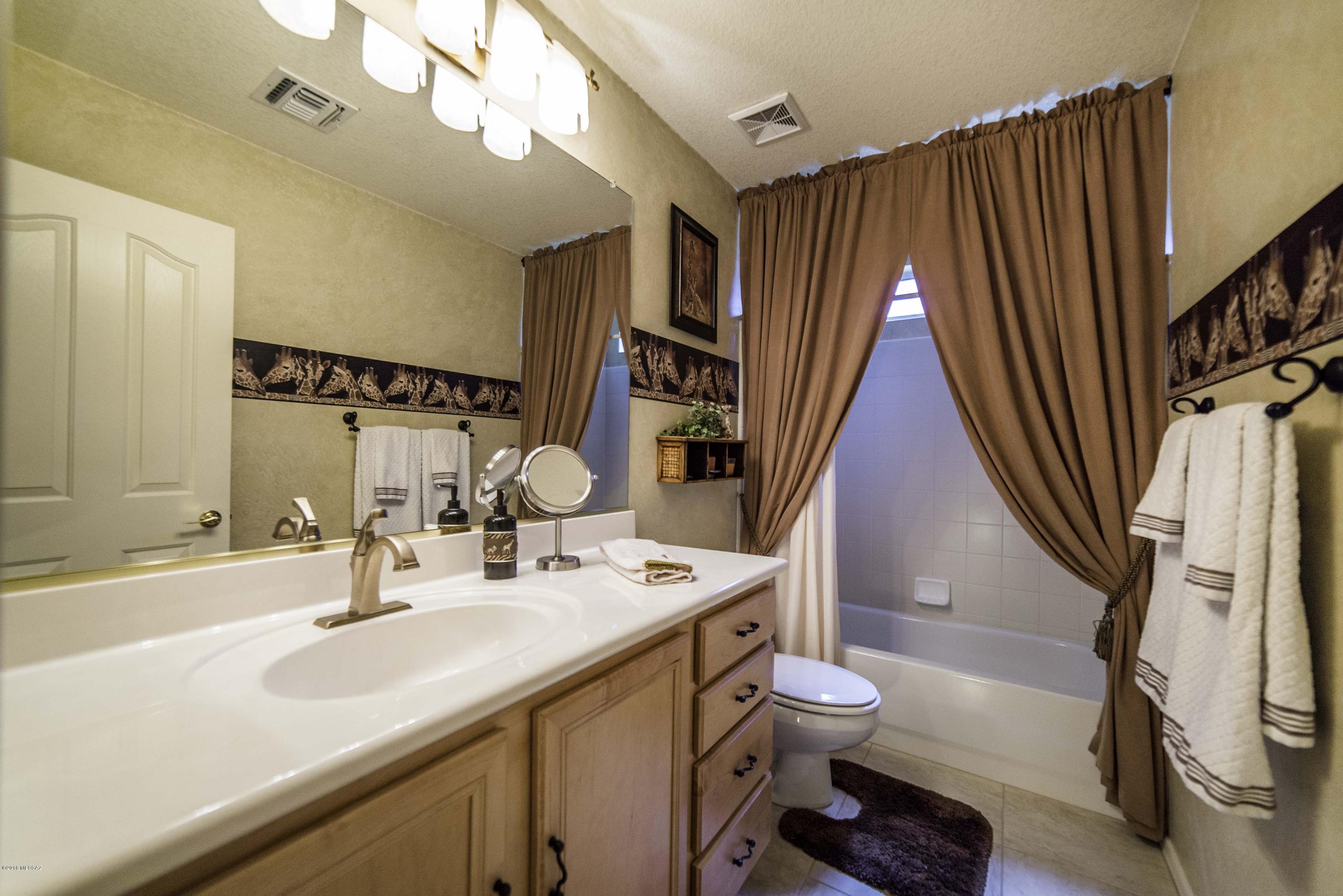 1018 N Cowboy Canyon Drive