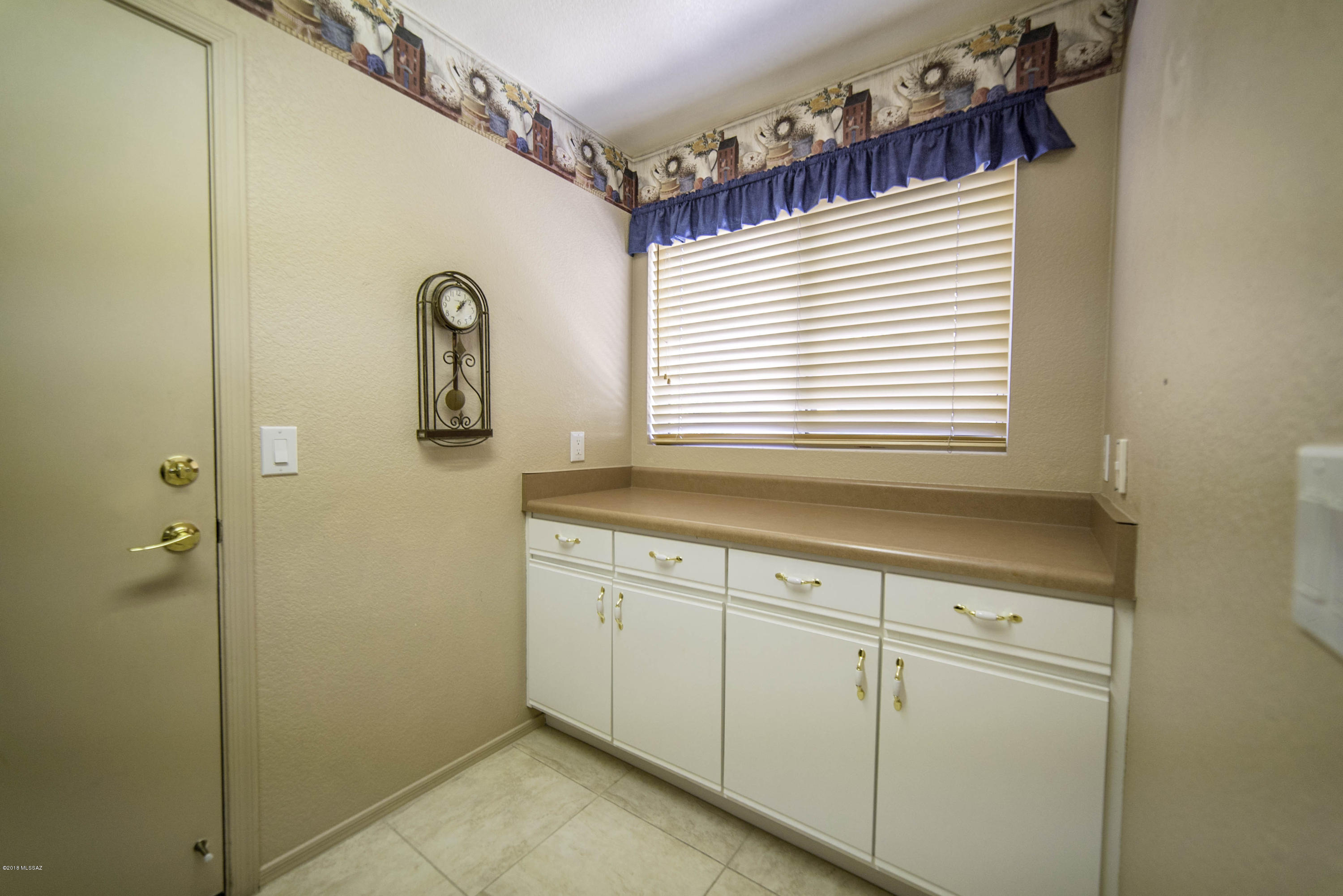 1018 N Cowboy Canyon Drive