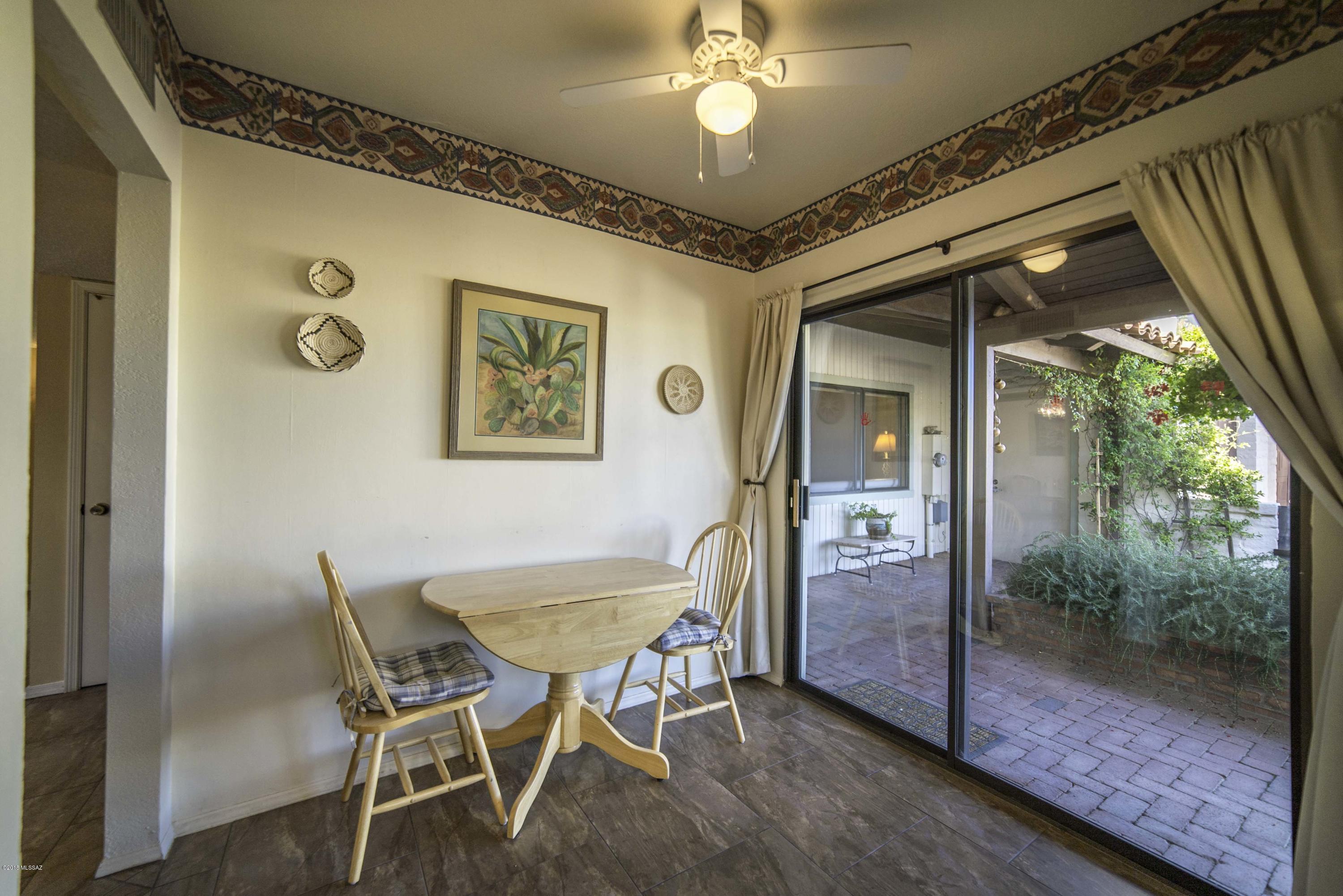 2704 S Circulo De Las Lomas