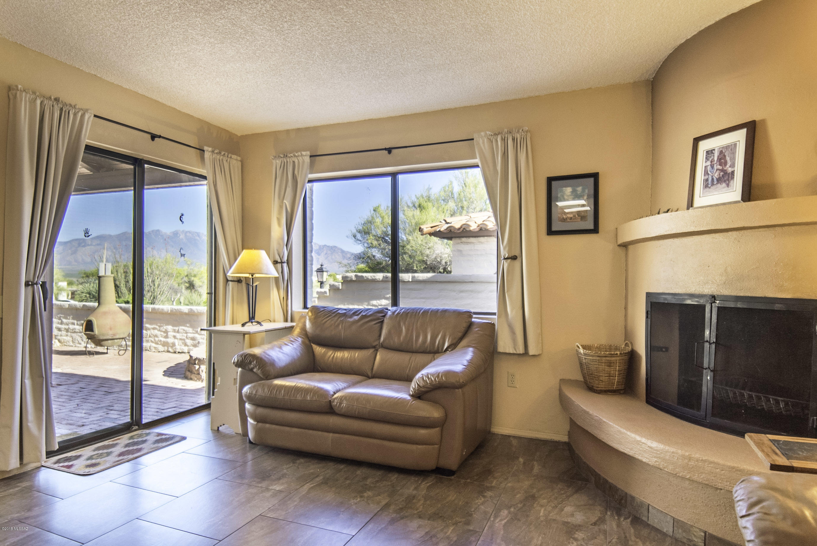 2704 S Circulo De Las Lomas
