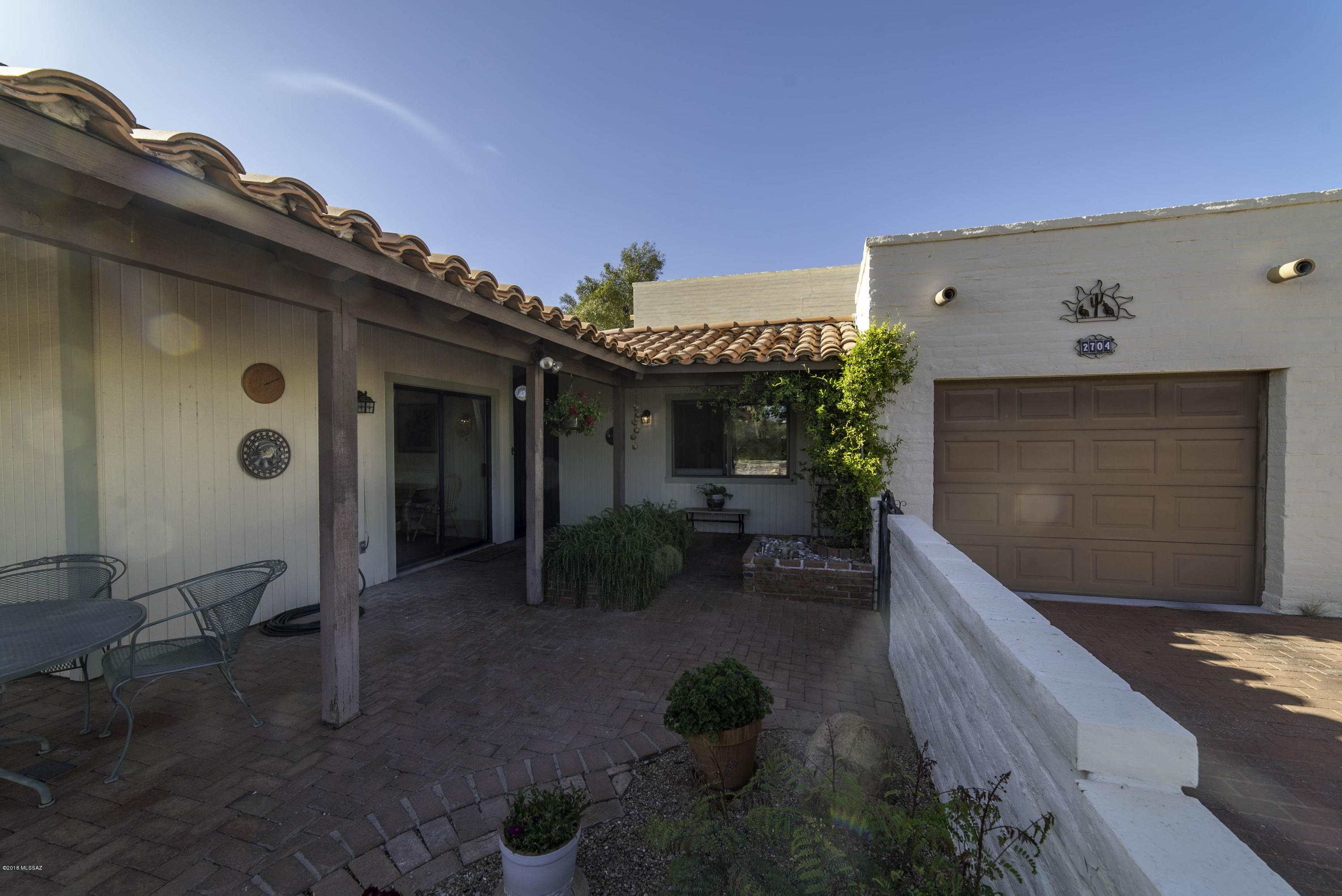 2704 S Circulo De Las Lomas