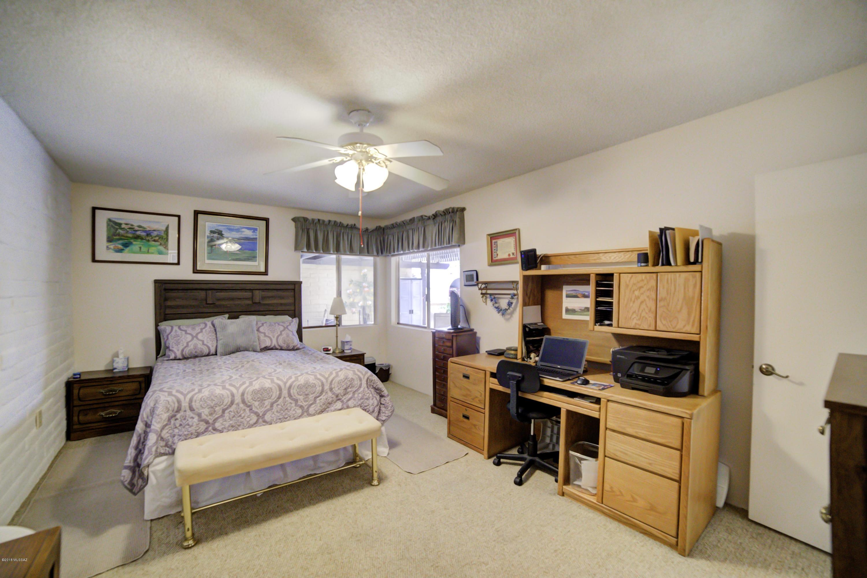 1418 W Placita Apache