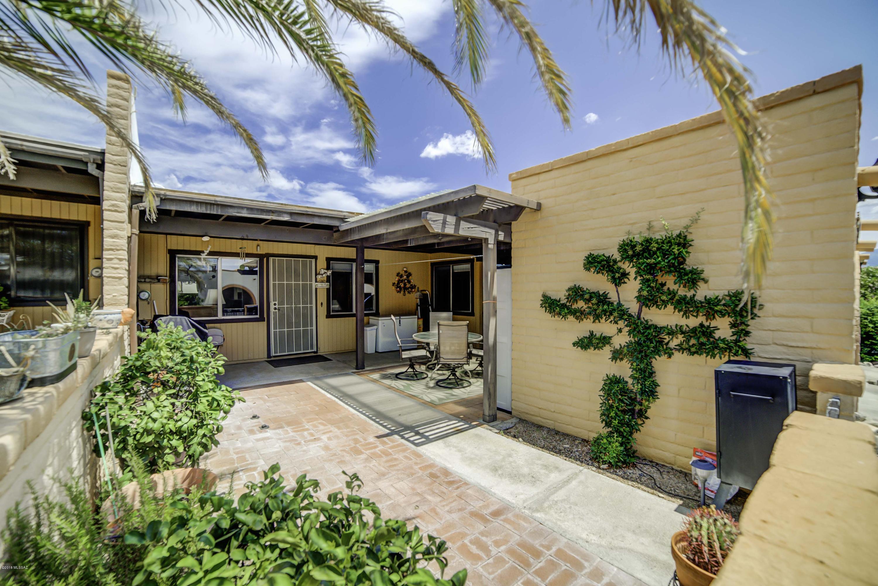 1418 W Placita Apache