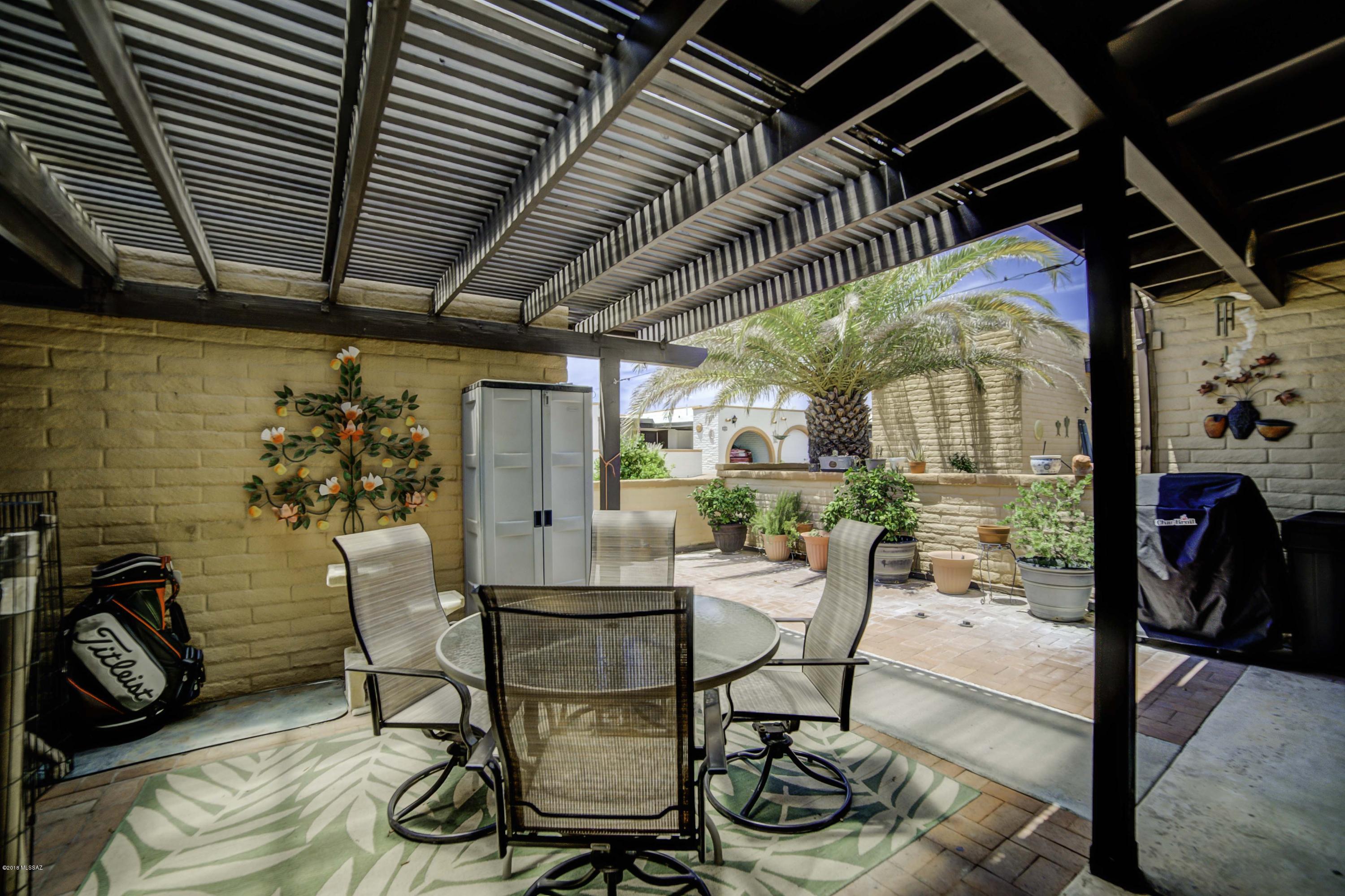 1418 W Placita Apache