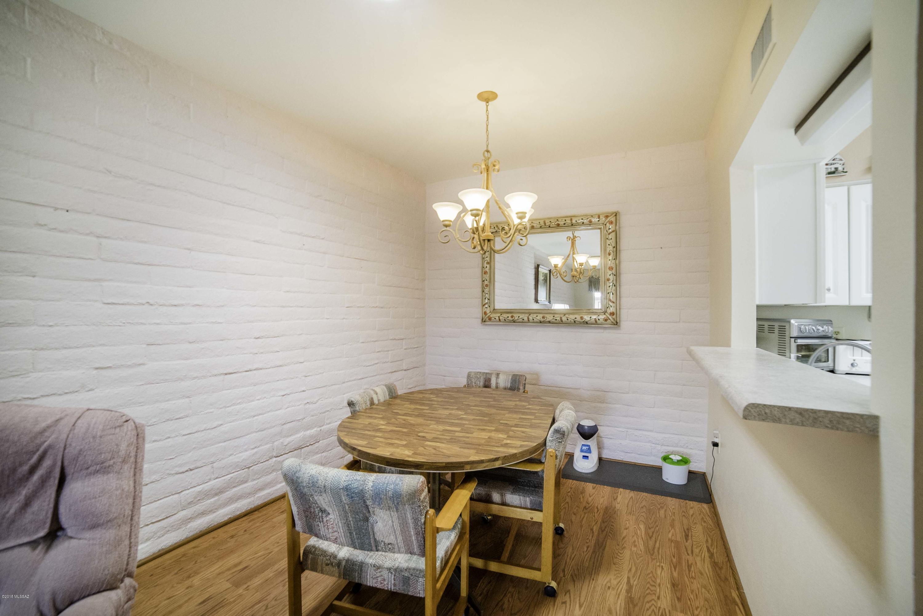 1418 W Placita Apache