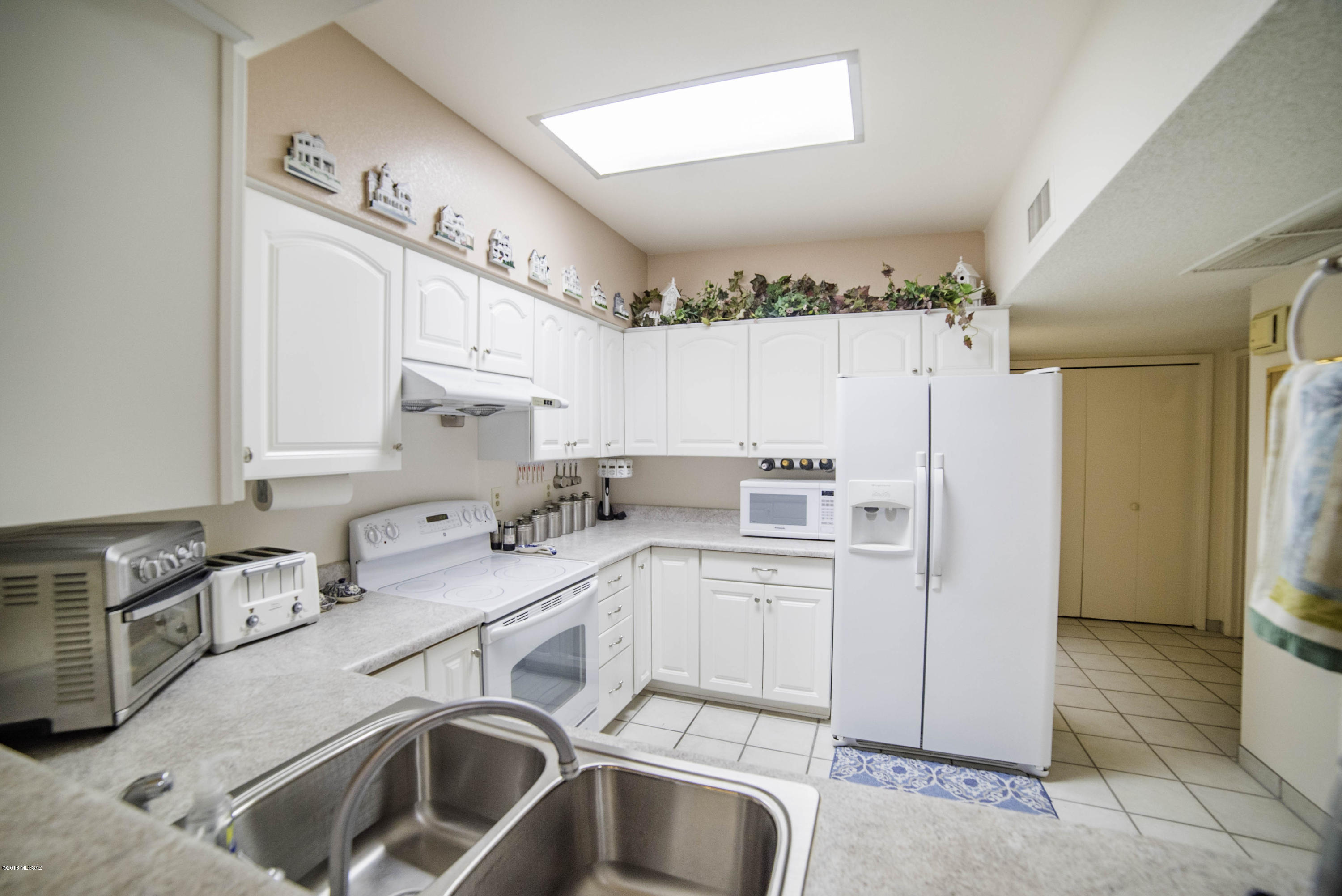 1418 W Placita Apache