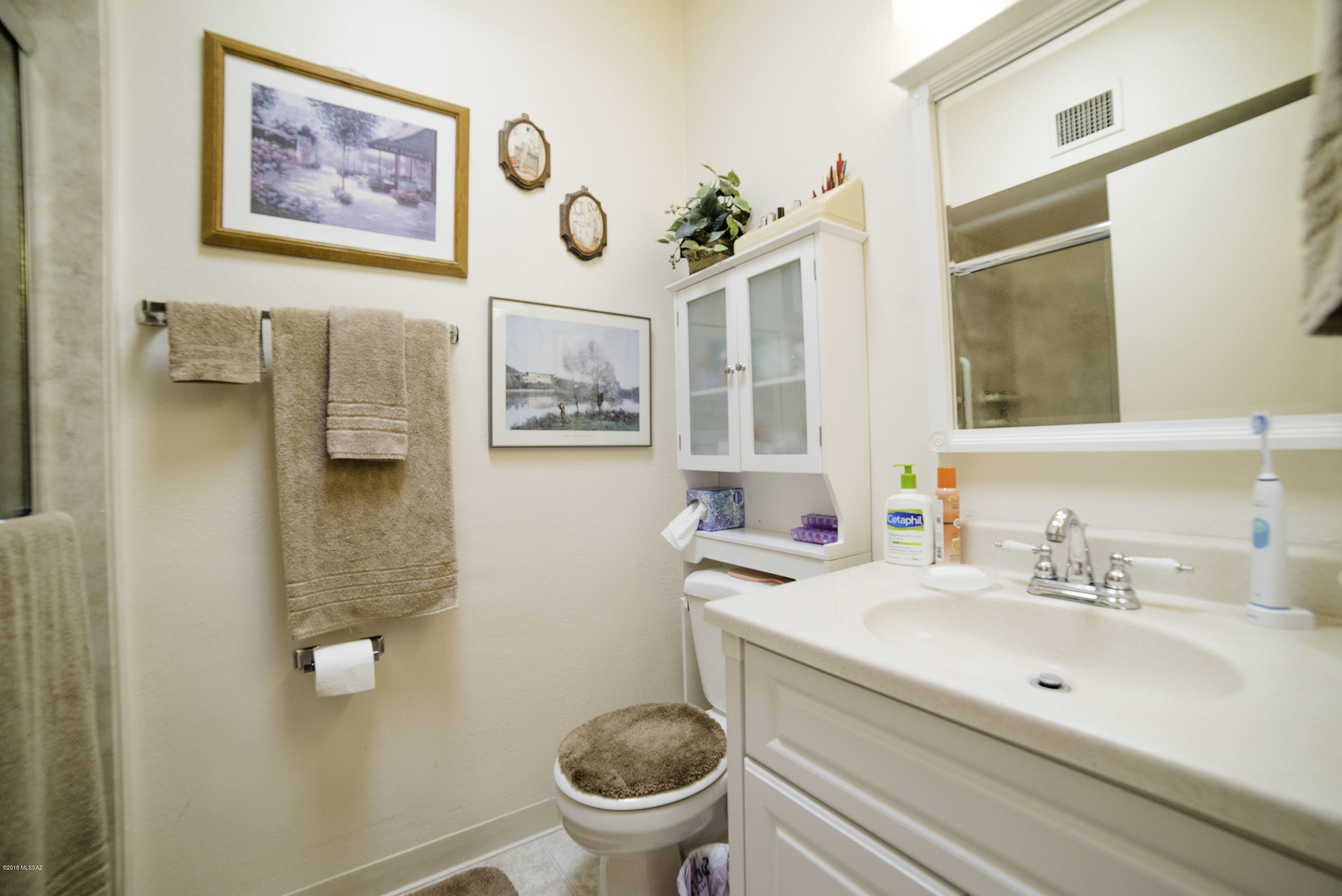 1418 W Placita Apache