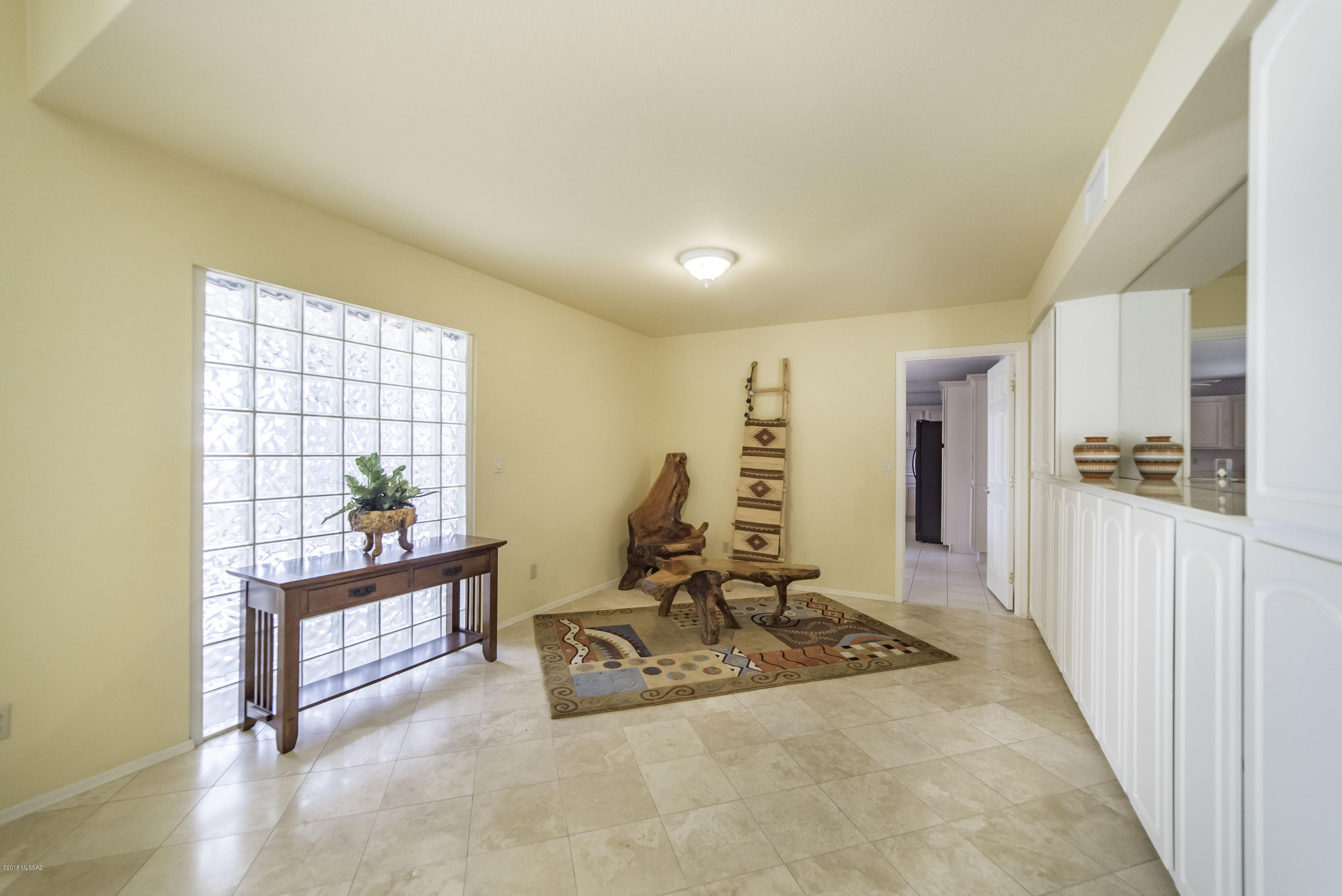 1241 N Paseo Del Cervato