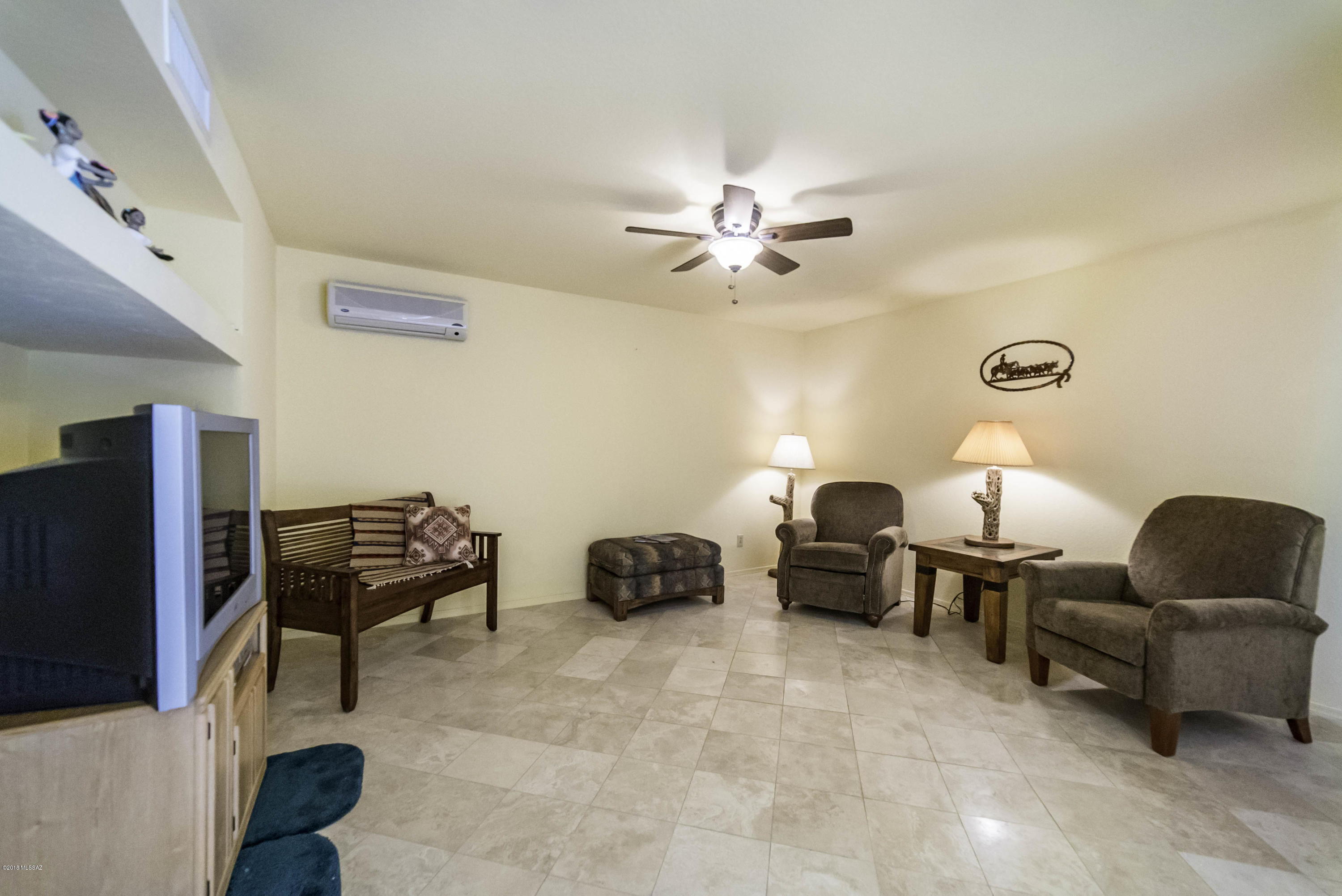 1241 N Paseo Del Cervato