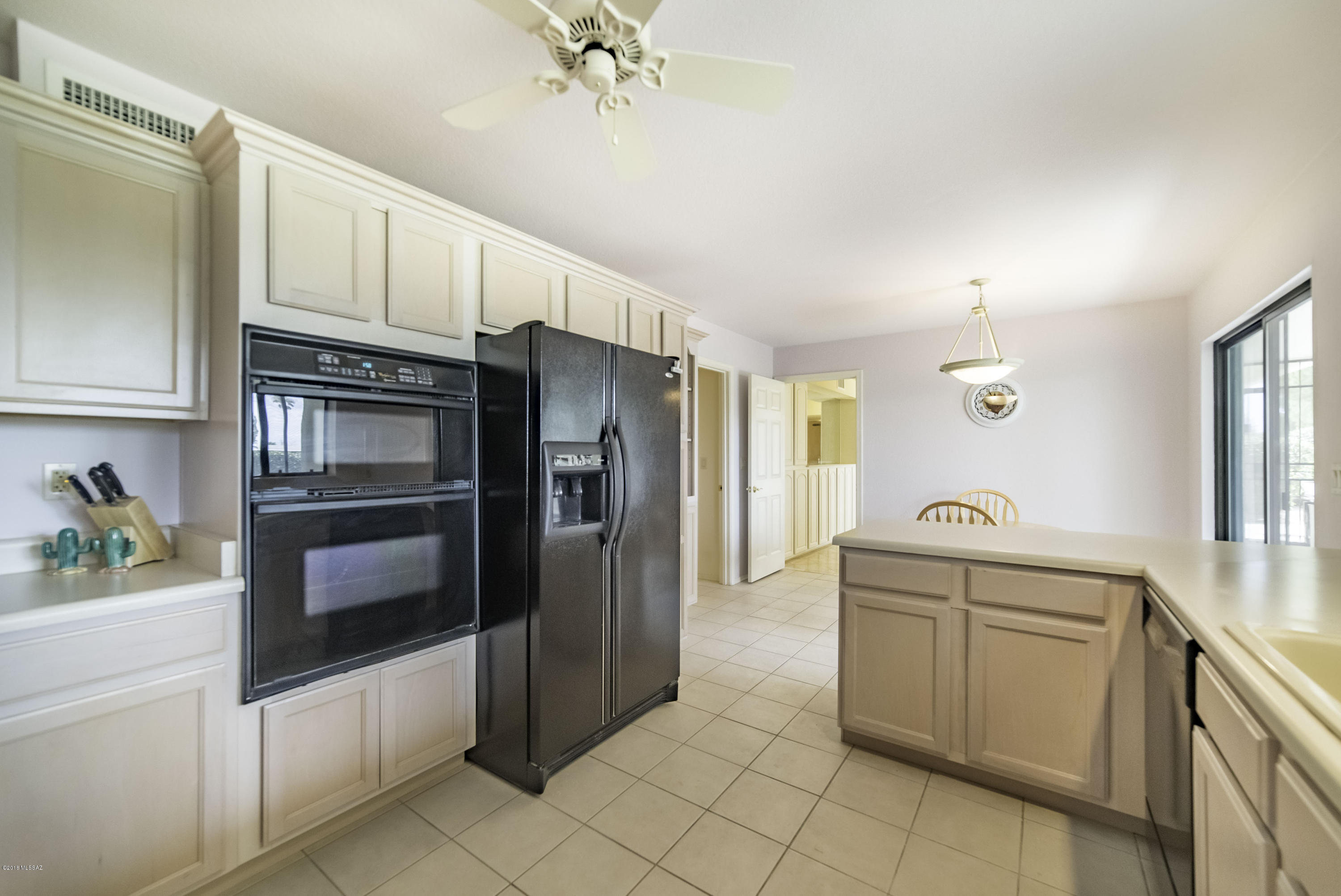 1241 N Paseo Del Cervato