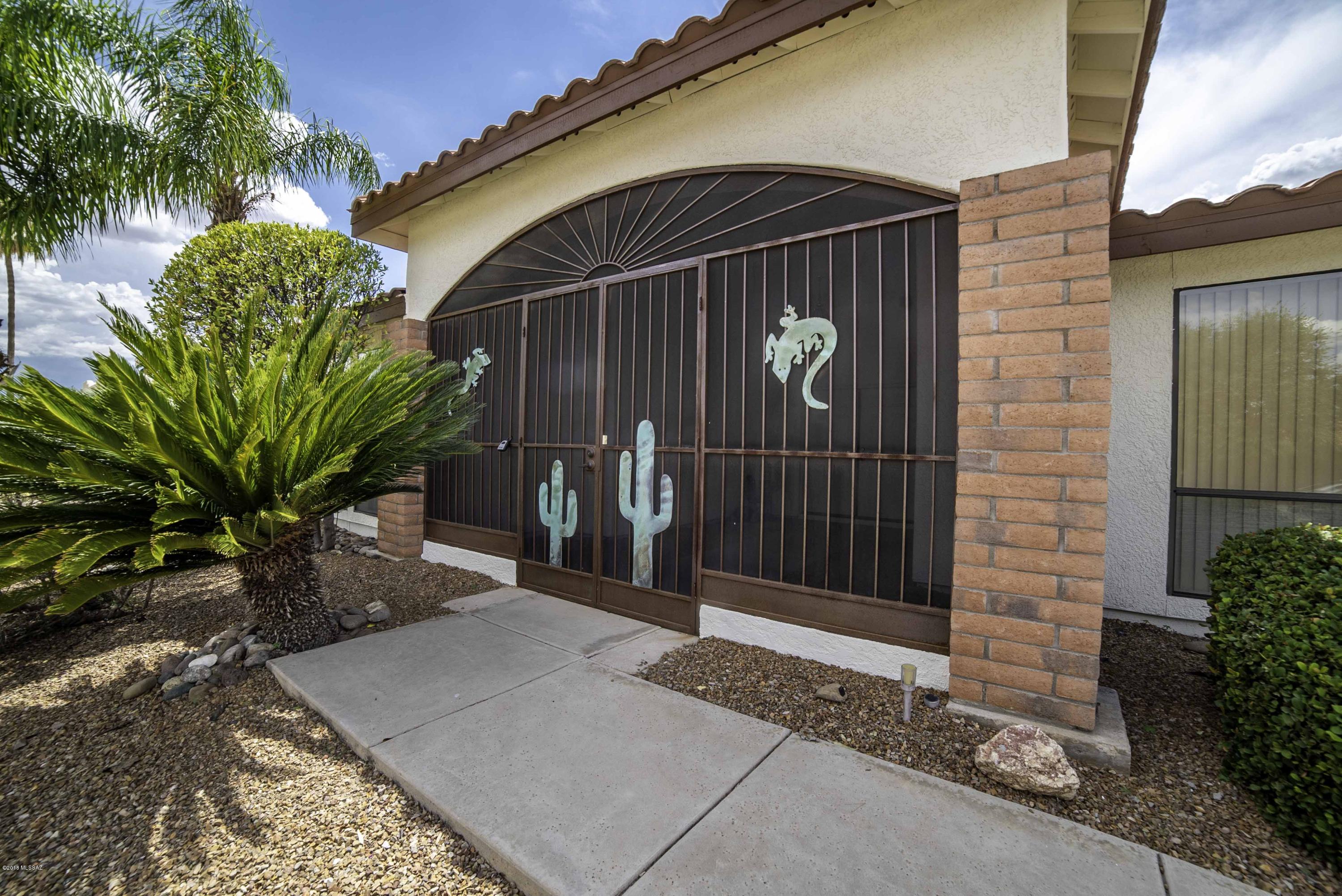 1241 N Paseo Del Cervato