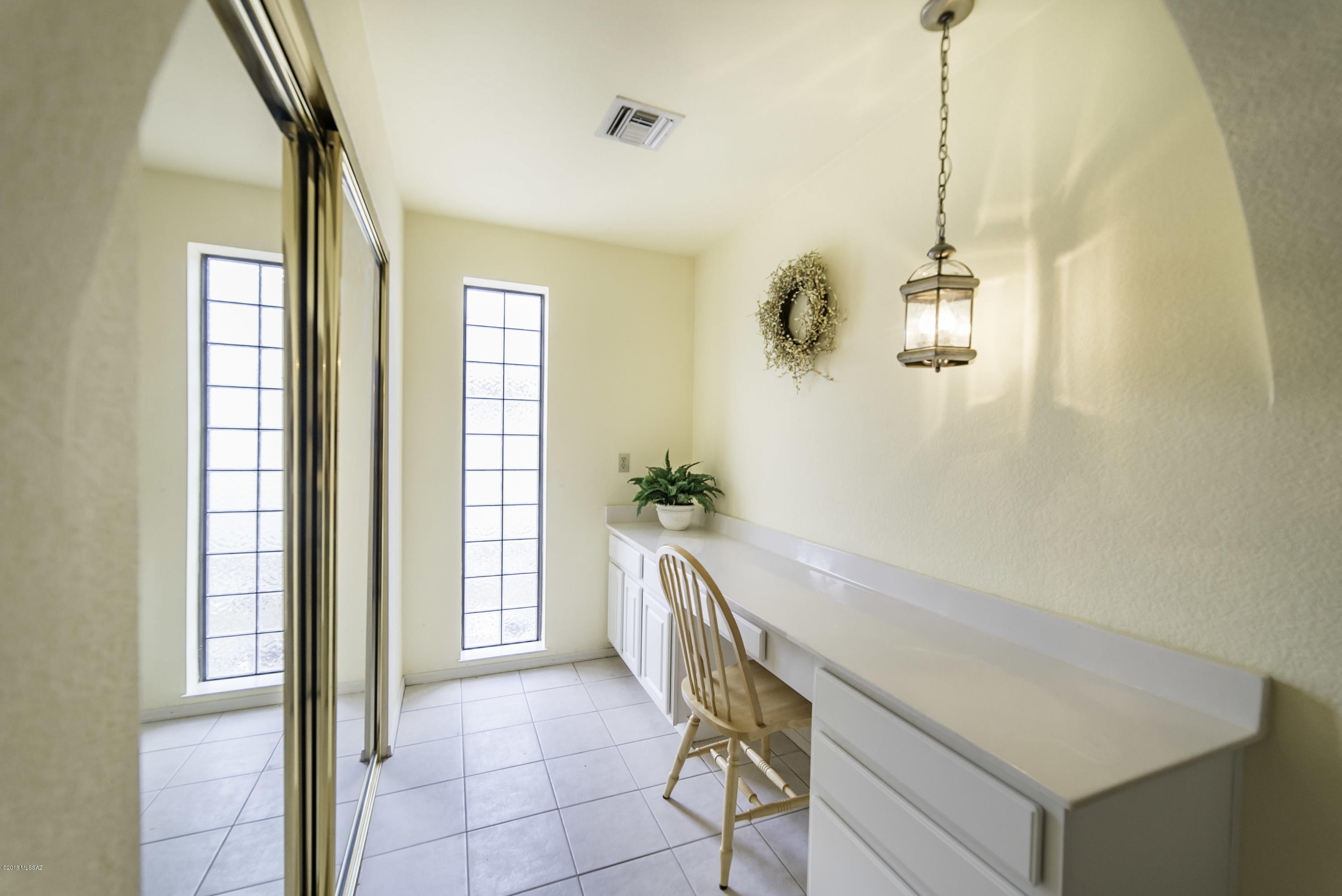 1241 N Paseo Del Cervato