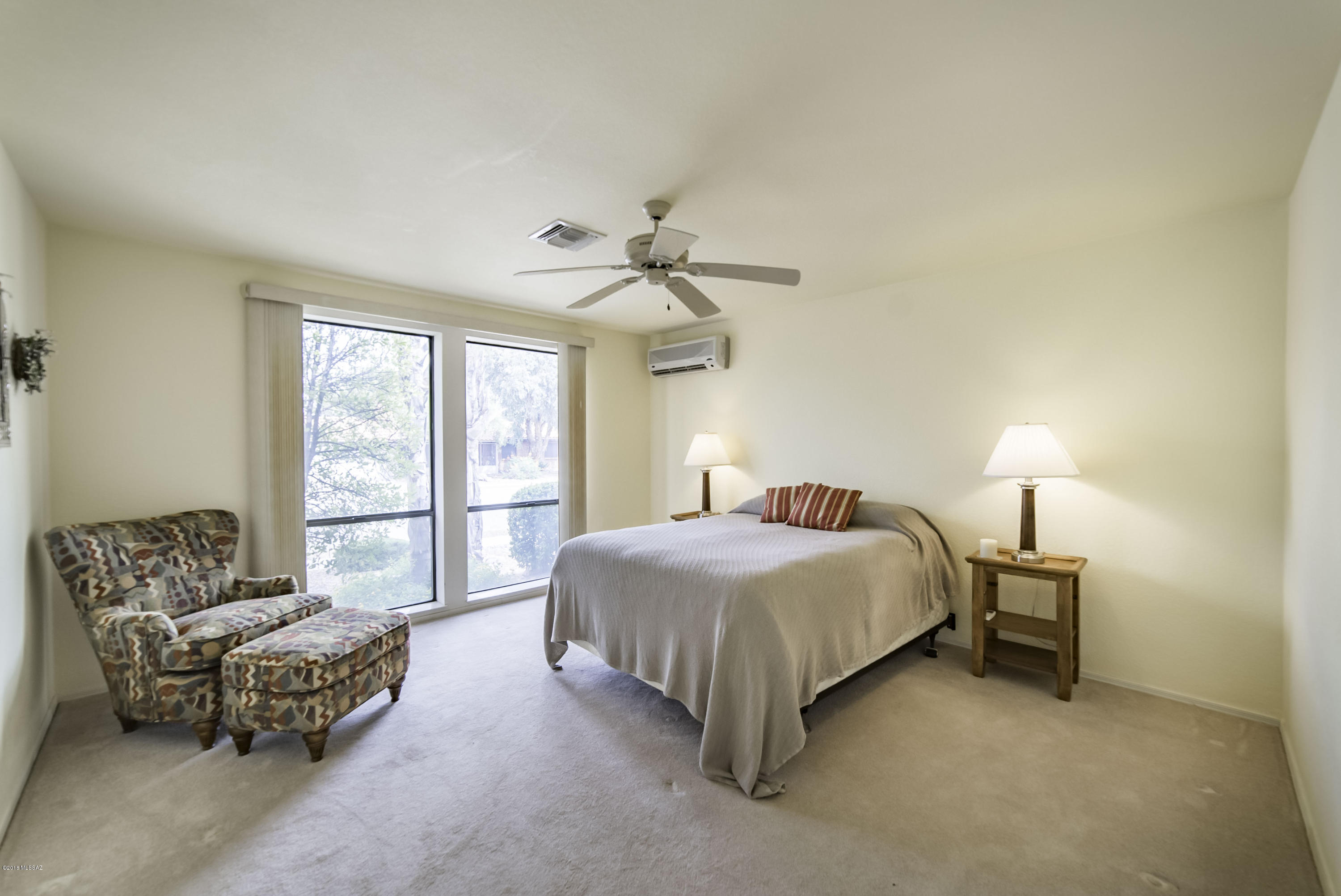 1241 N Paseo Del Cervato