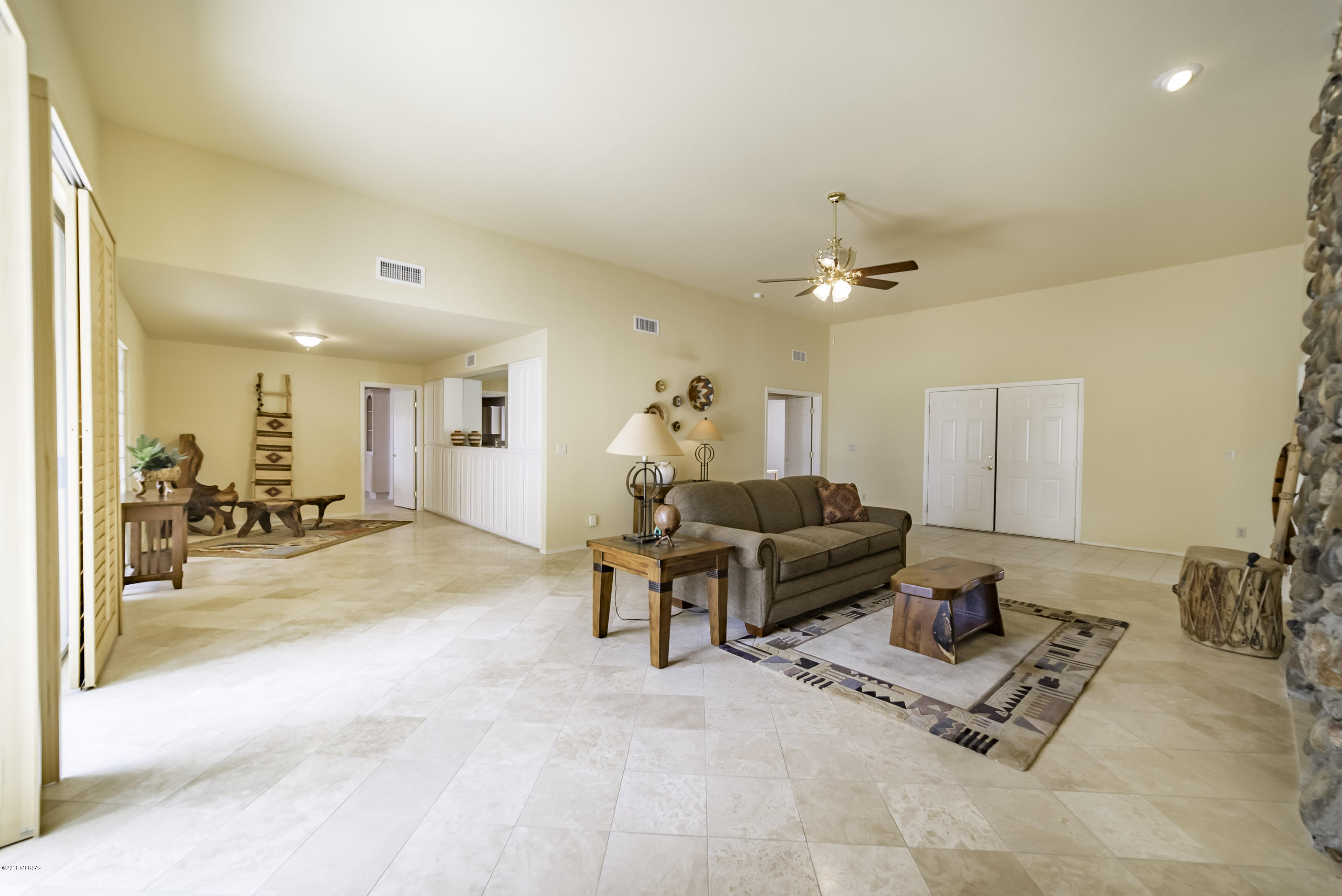 1241 N Paseo Del Cervato